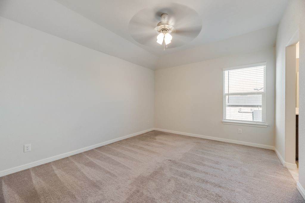 7807 Links Drive