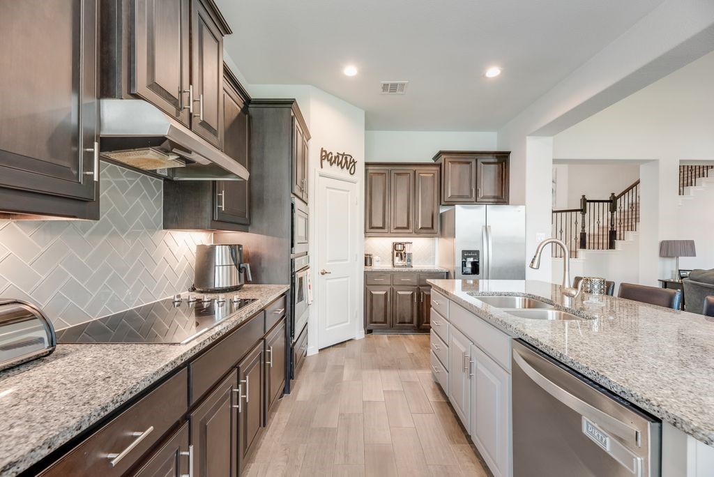 7807 Links Drive