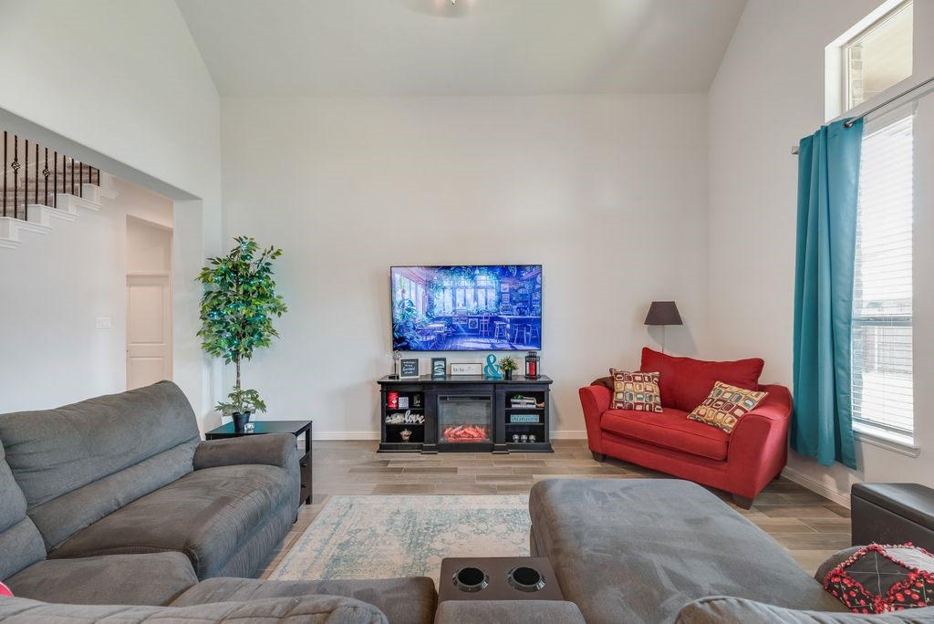 7807 Links Drive