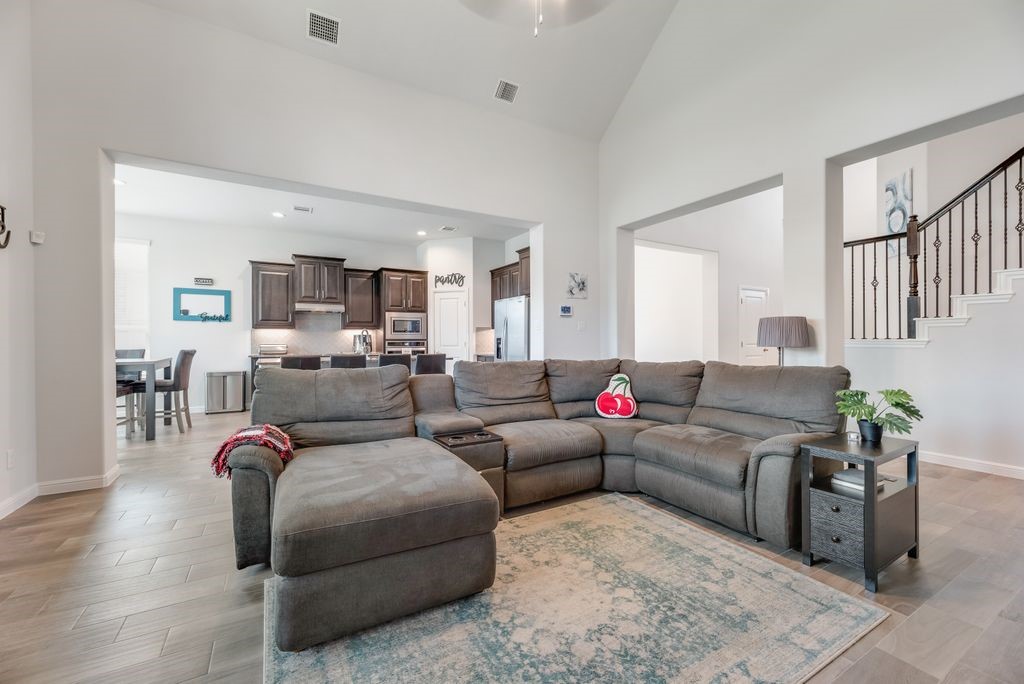 7807 Links Drive