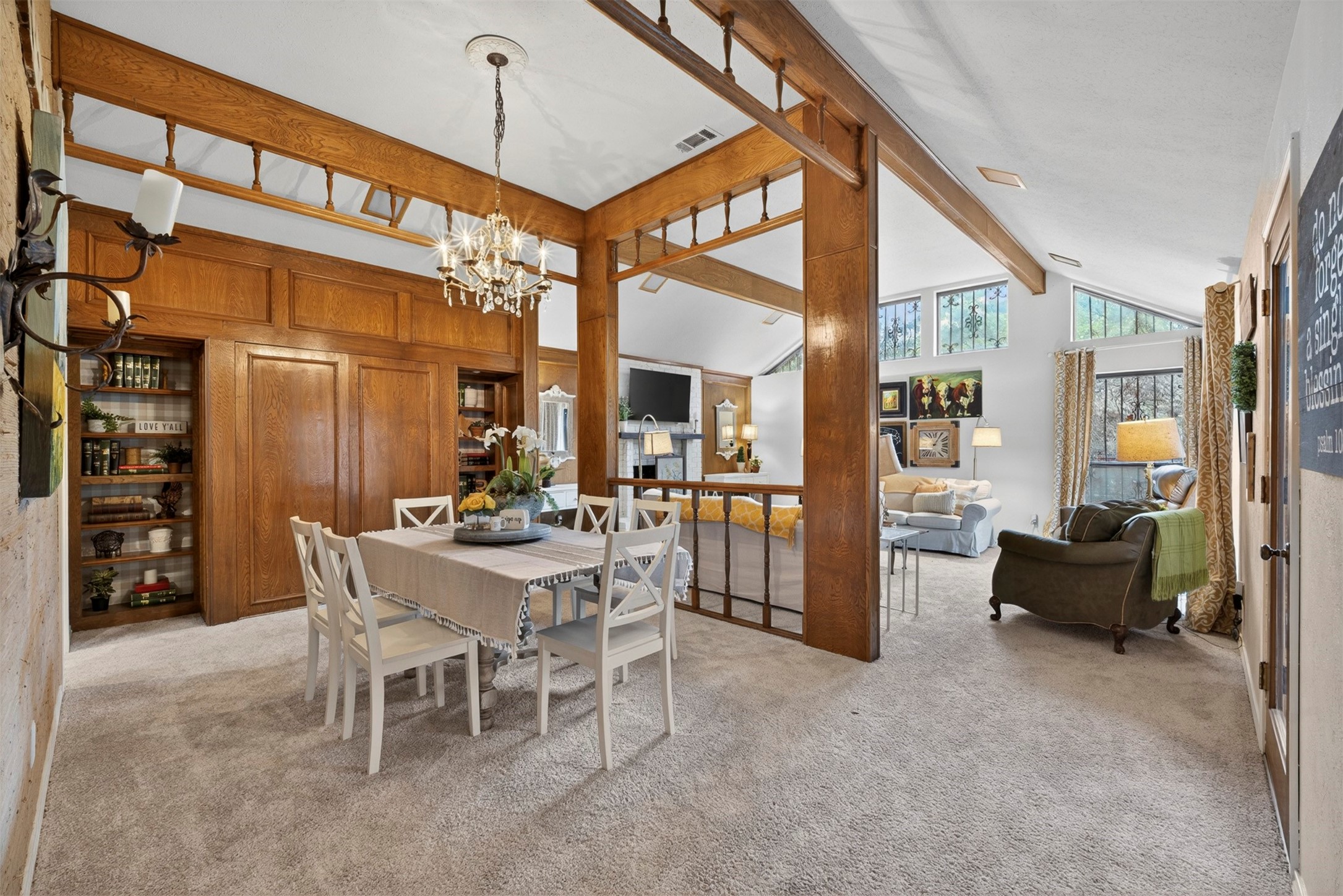 206 Rainbow Circle