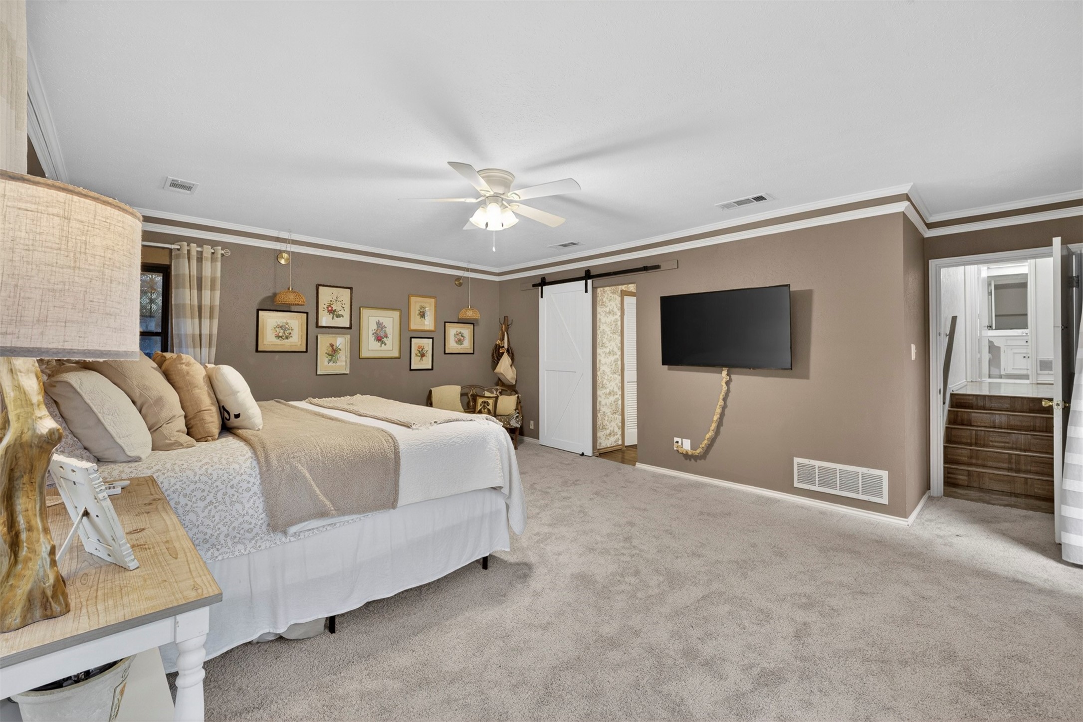 206 Rainbow Circle