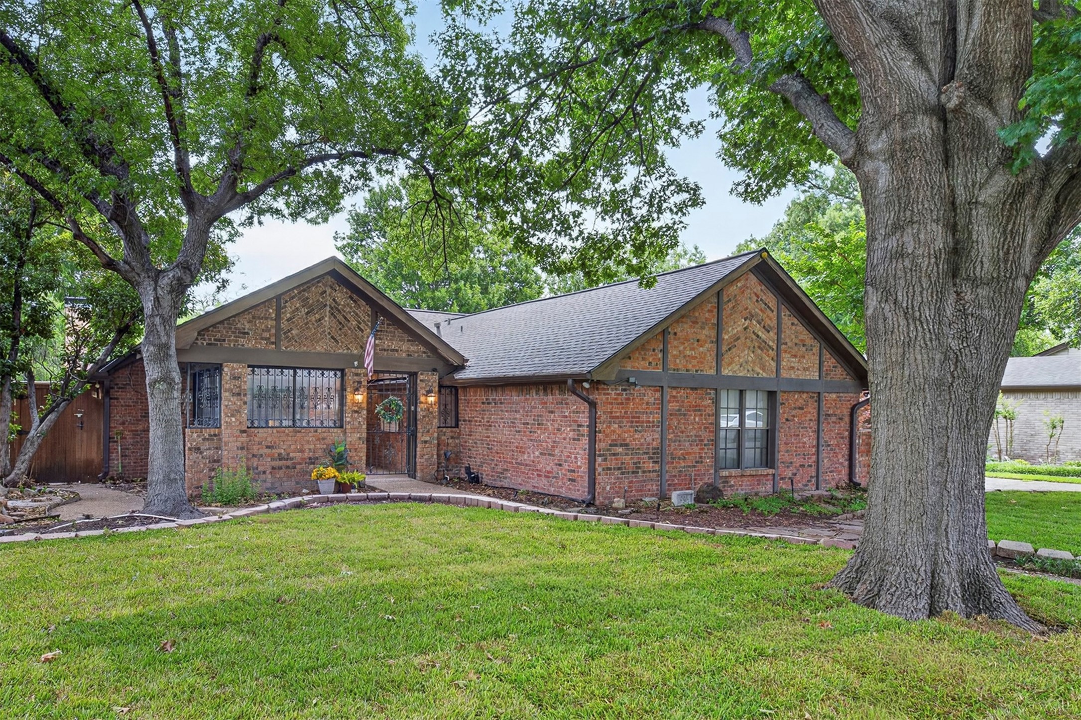 206 Rainbow Circle