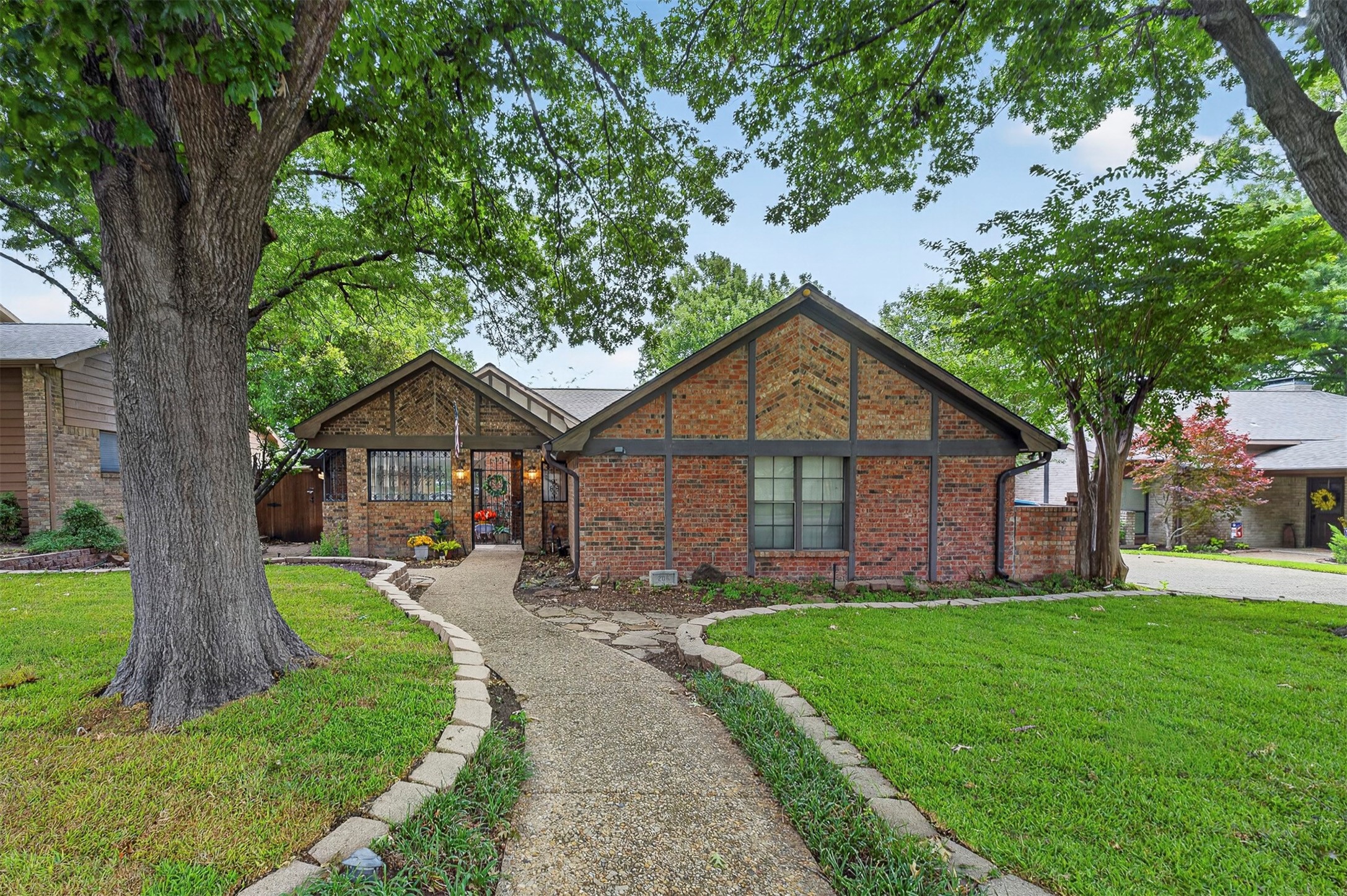 206 Rainbow Circle