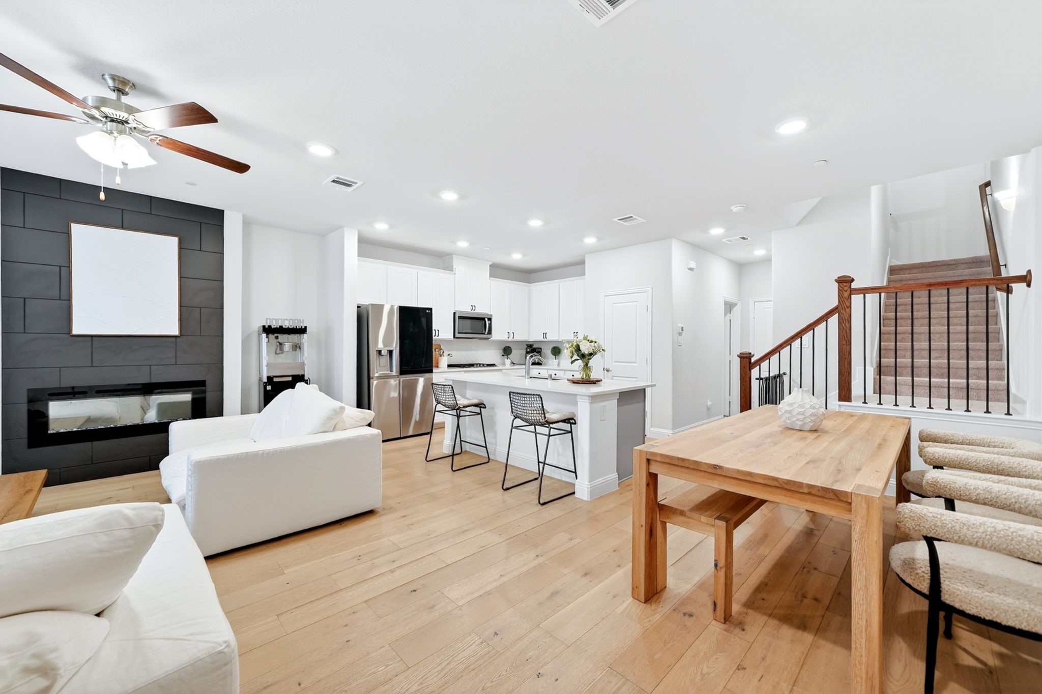 7821 Sunset Boulevard