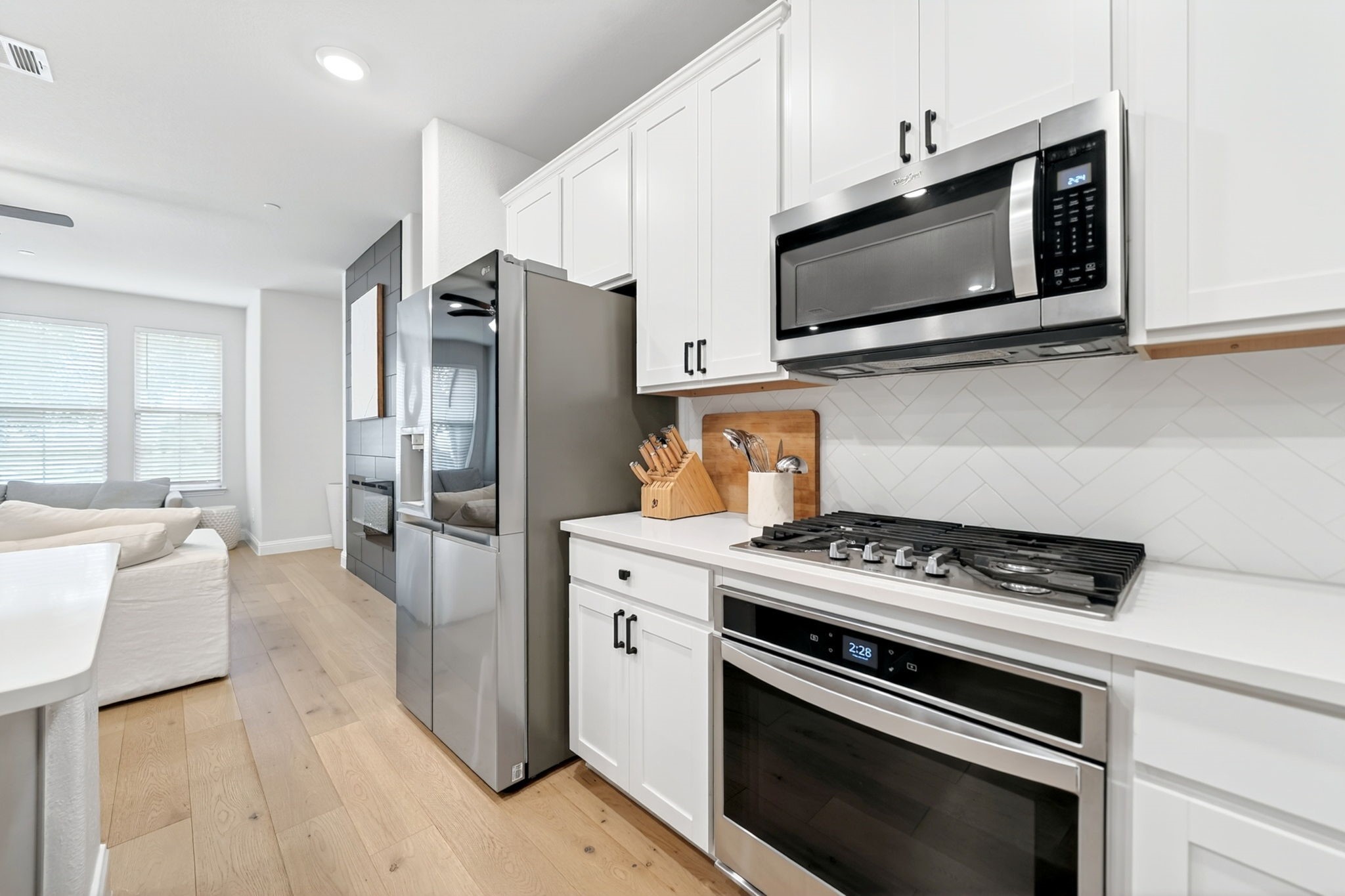 7821 Sunset Boulevard