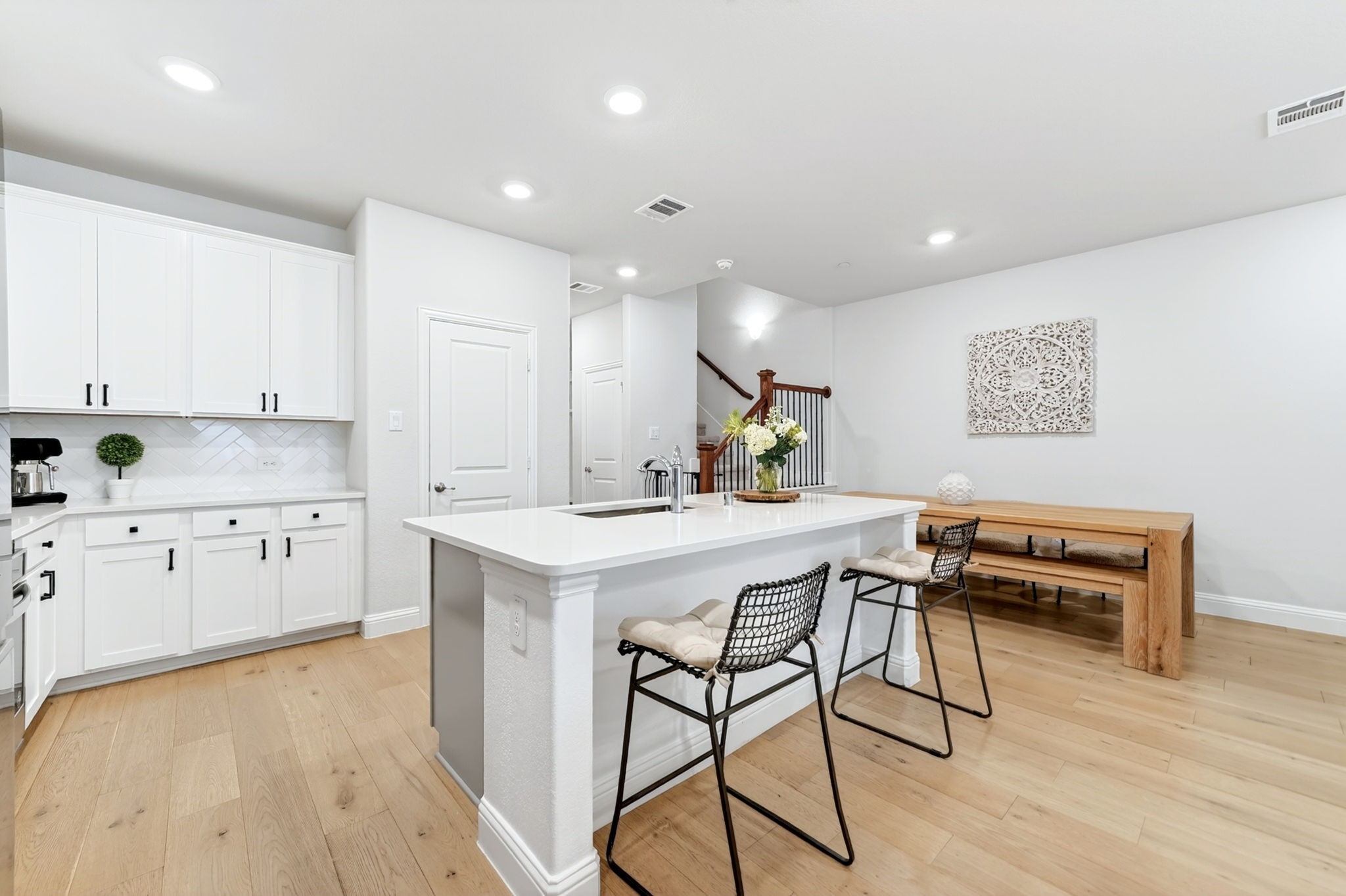 7821 Sunset Boulevard
