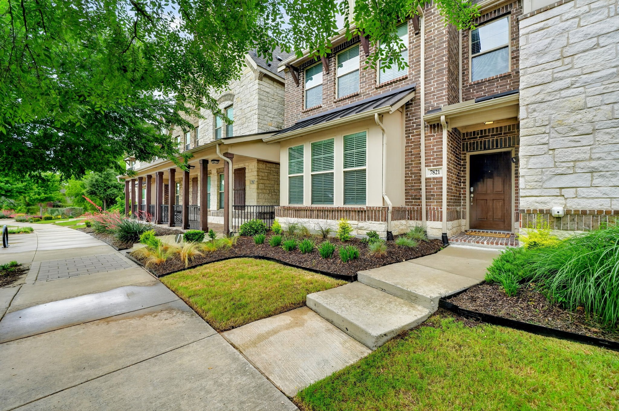 7821 Sunset Boulevard