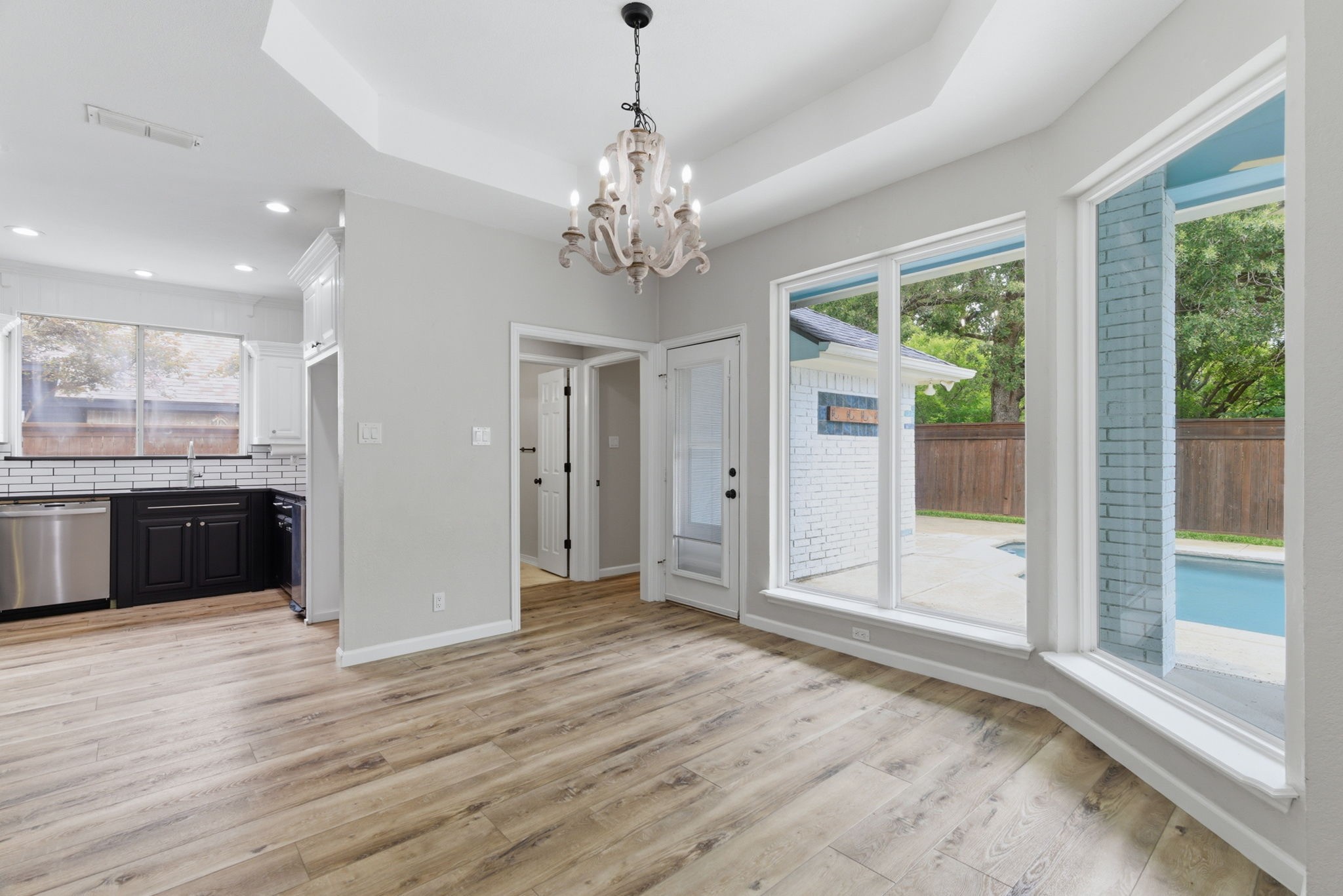 8 Waterwood Court