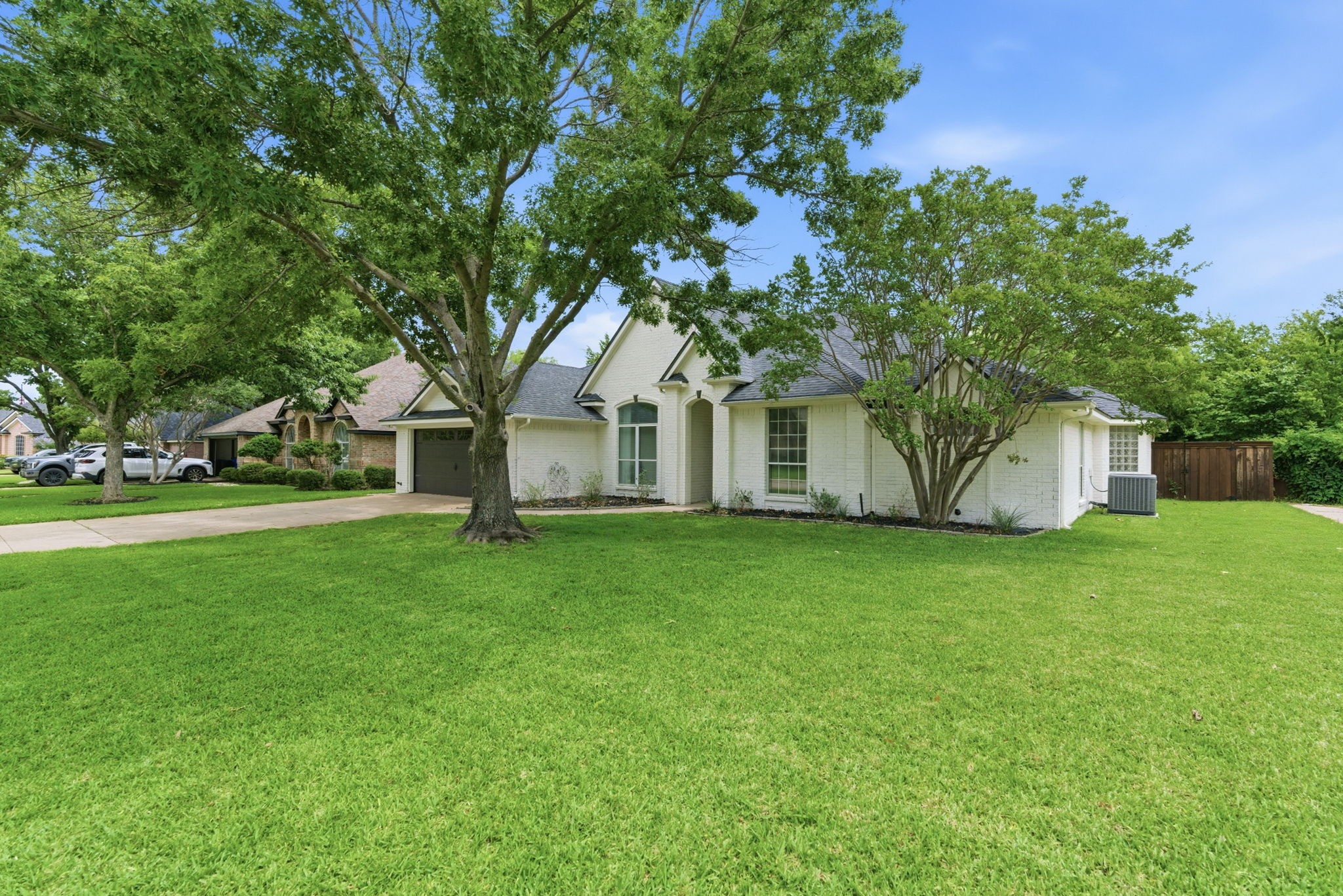 8 Waterwood Court