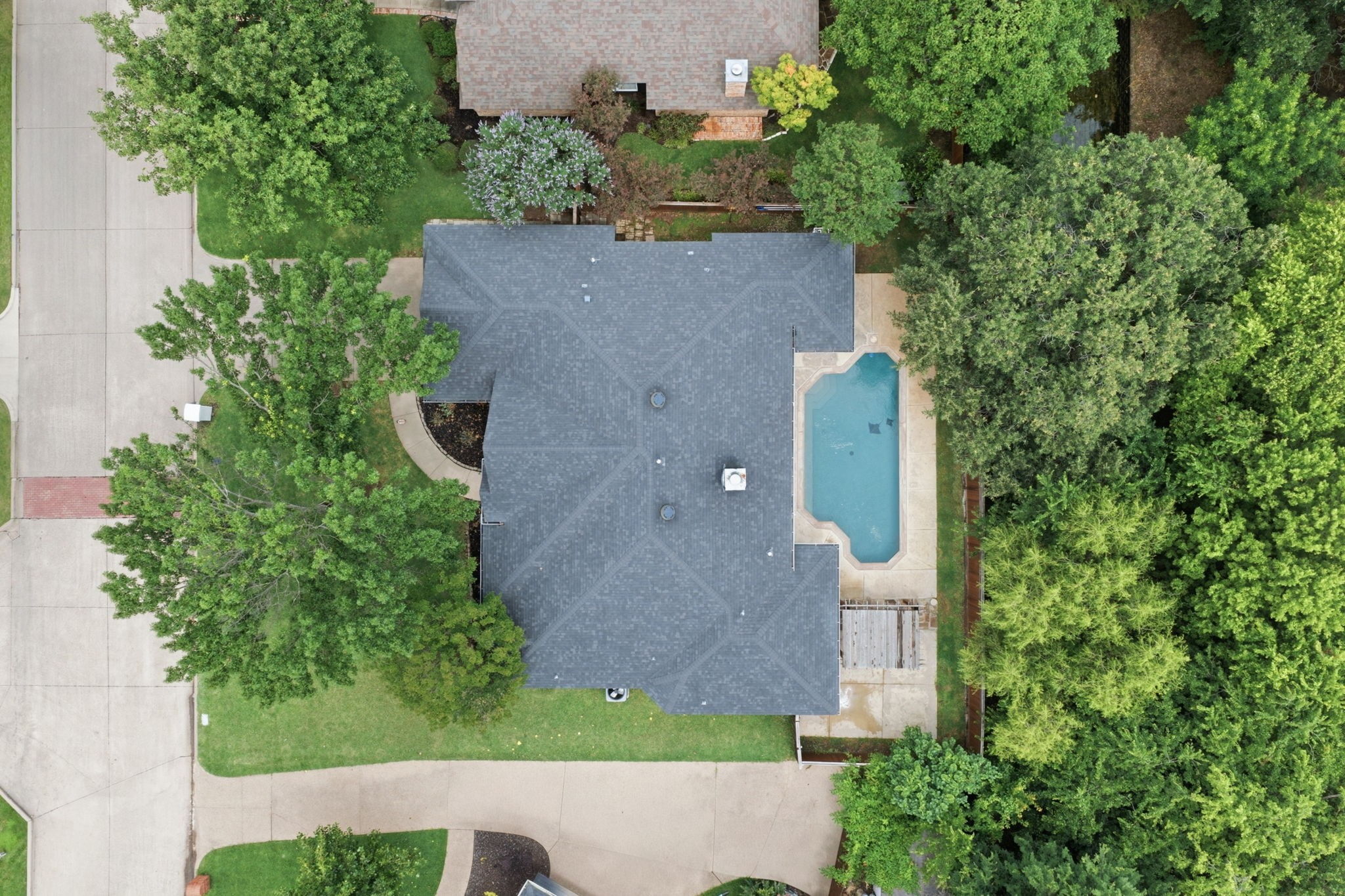 8 Waterwood Court