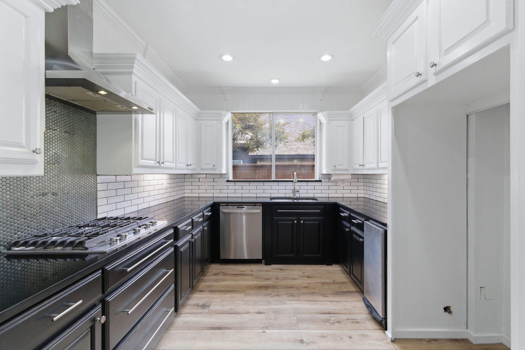 8 Waterwood Court