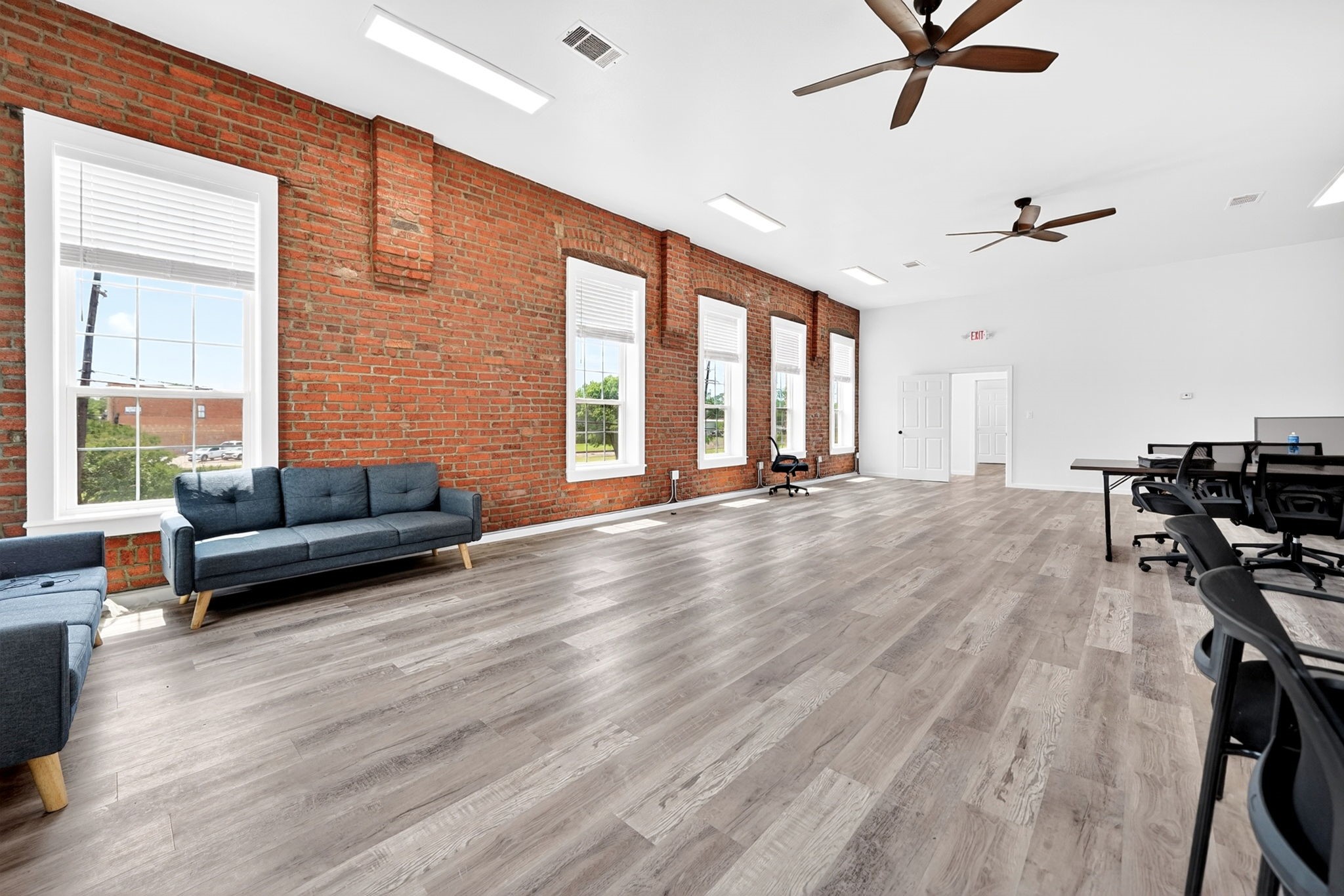 201 N Bois D Arc Street