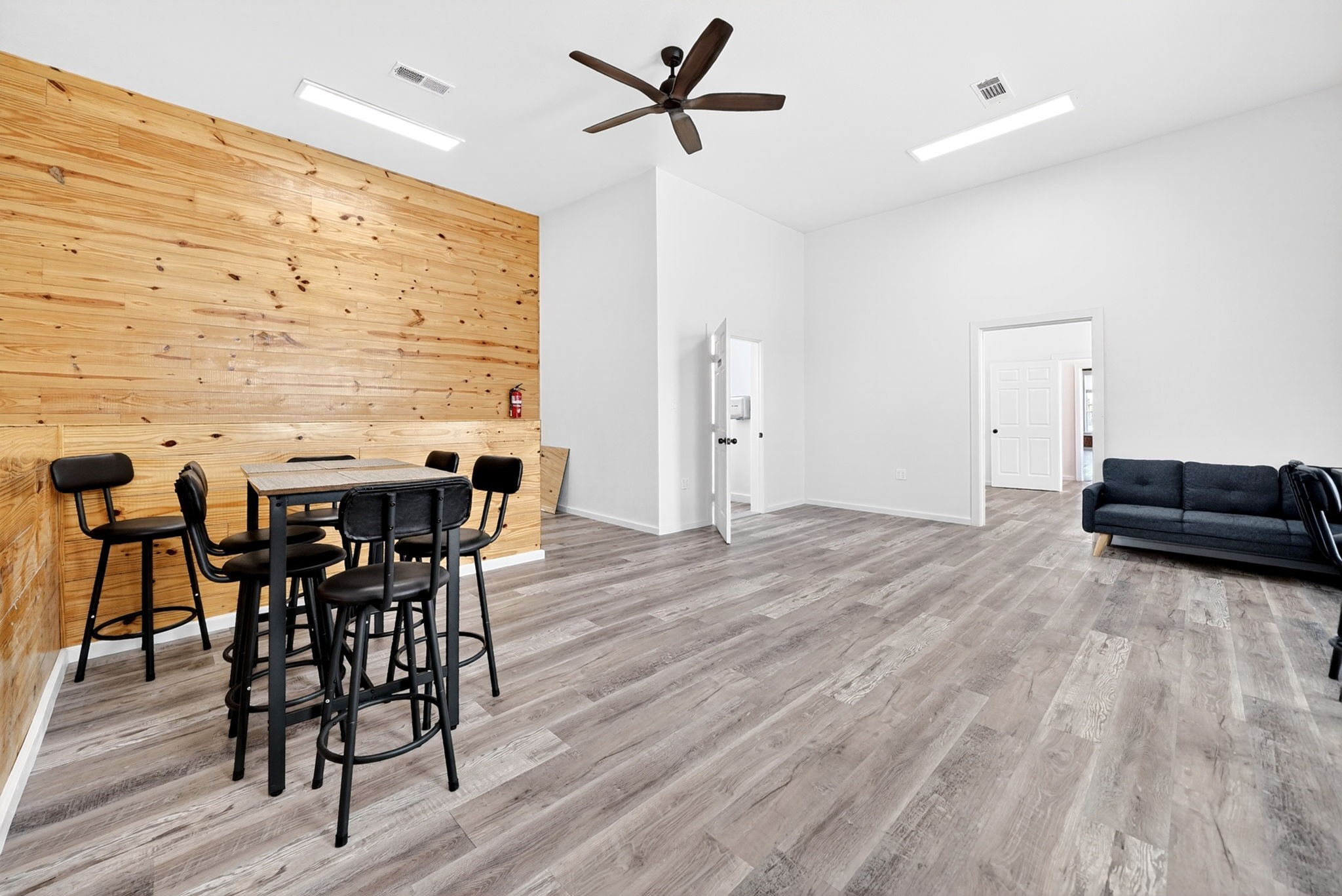201 N Bois D Arc Street