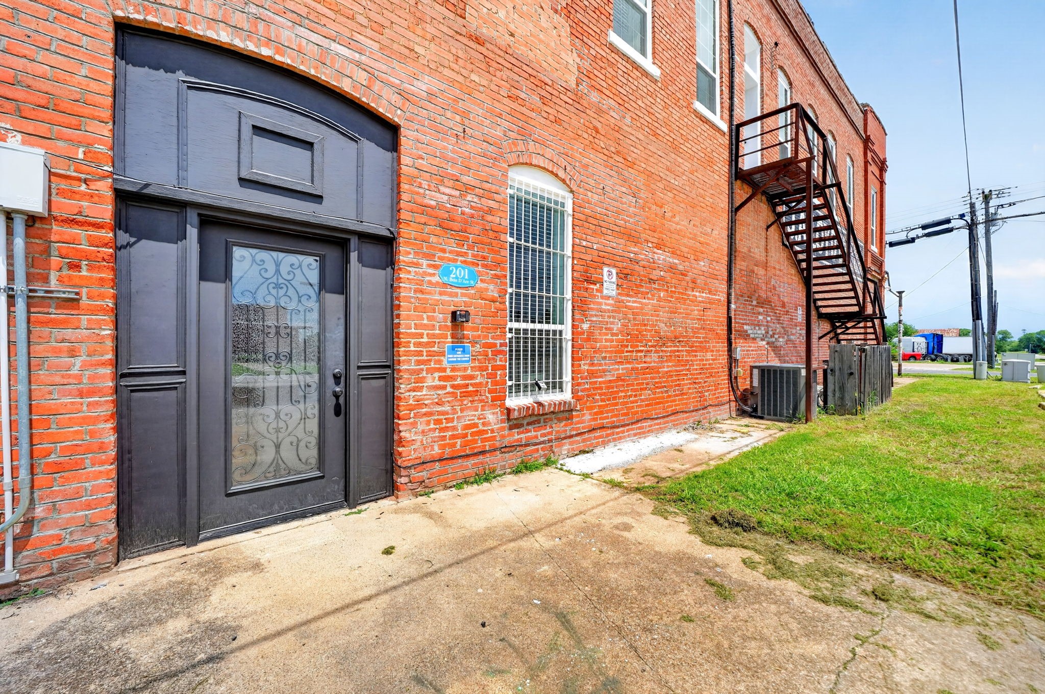 201 N Bois D Arc Street