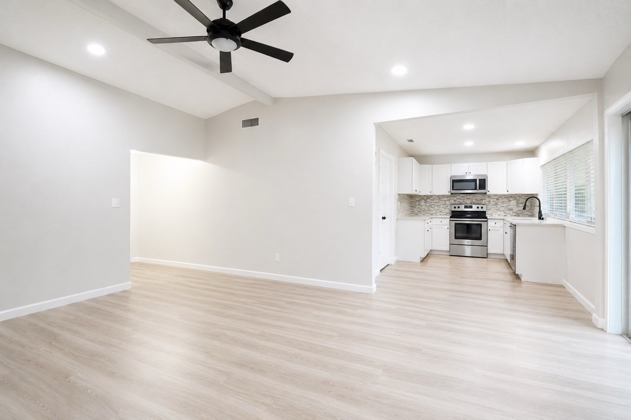 527 Shelly Court