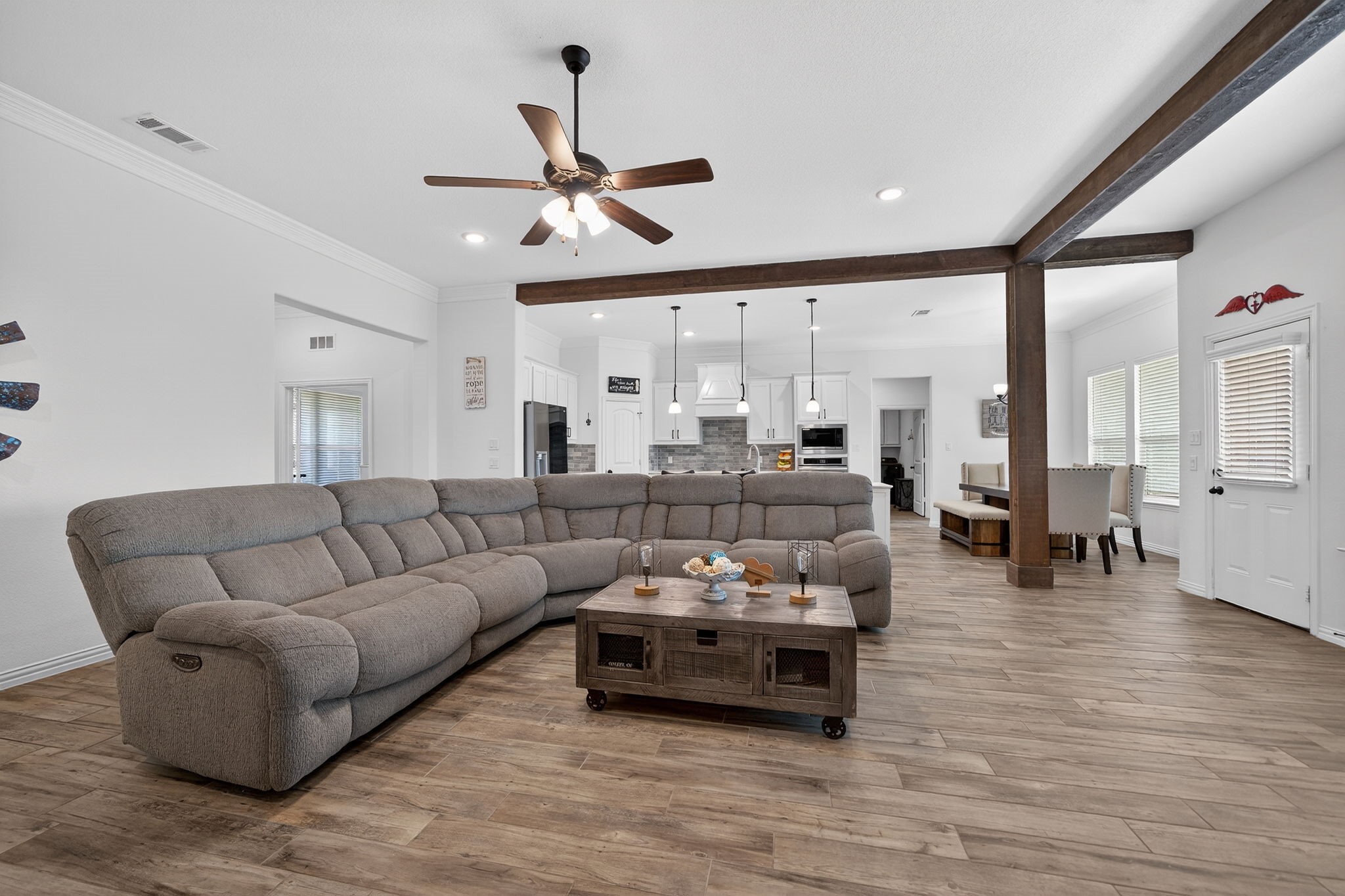 1180 Colina Parkway