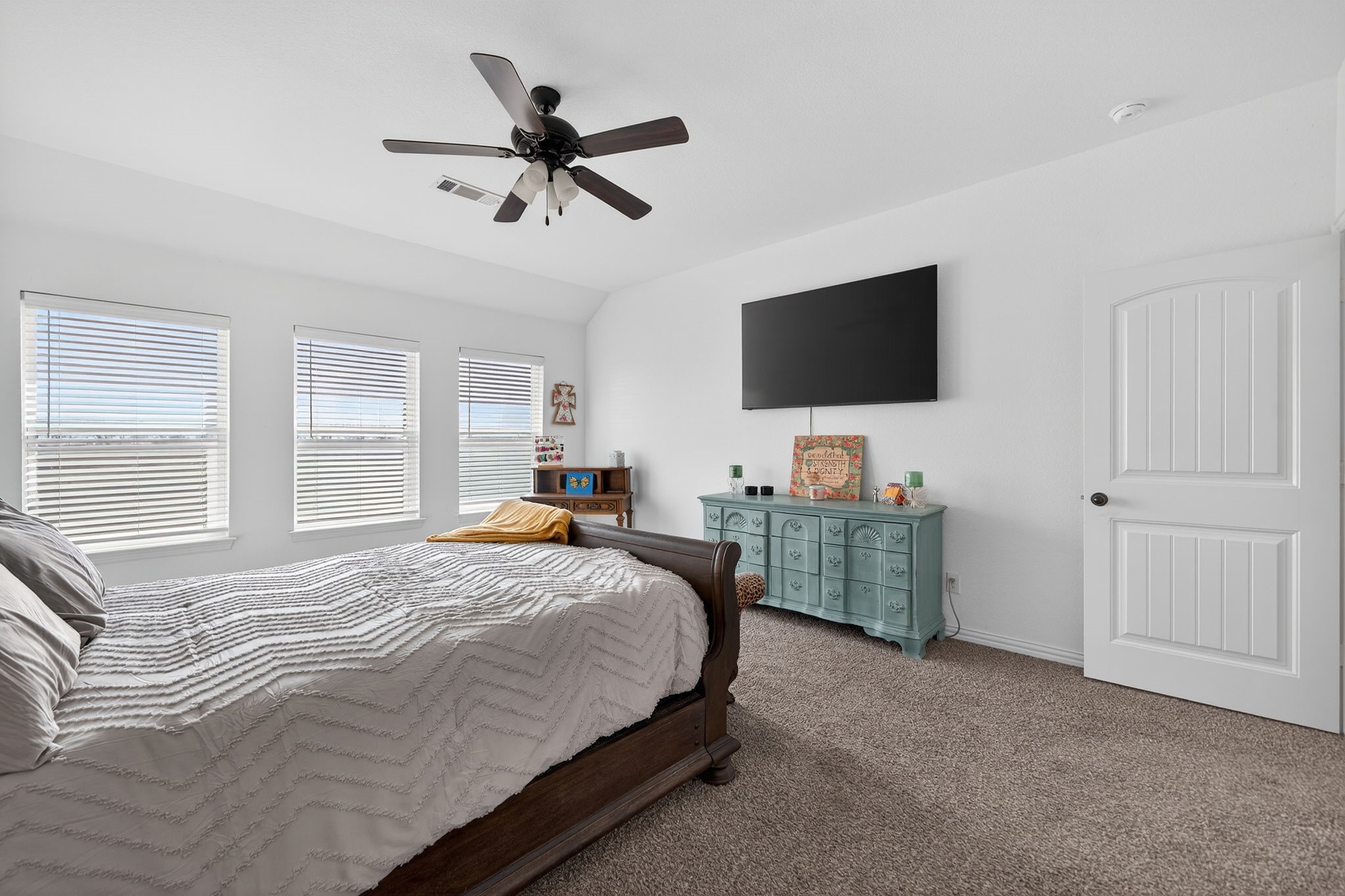 1180 Colina Parkway