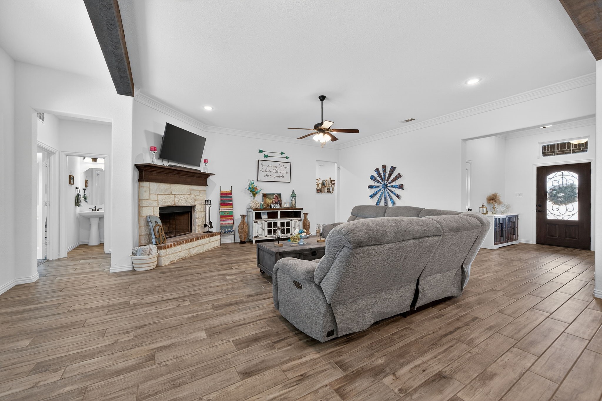 1180 Colina Parkway