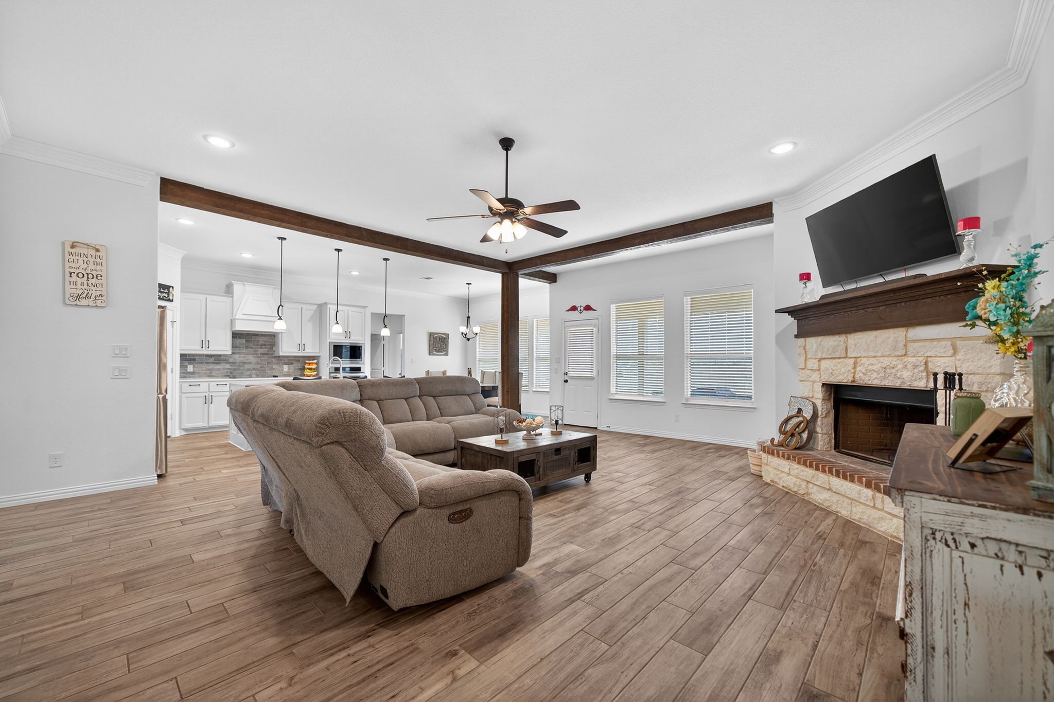 1180 Colina Parkway