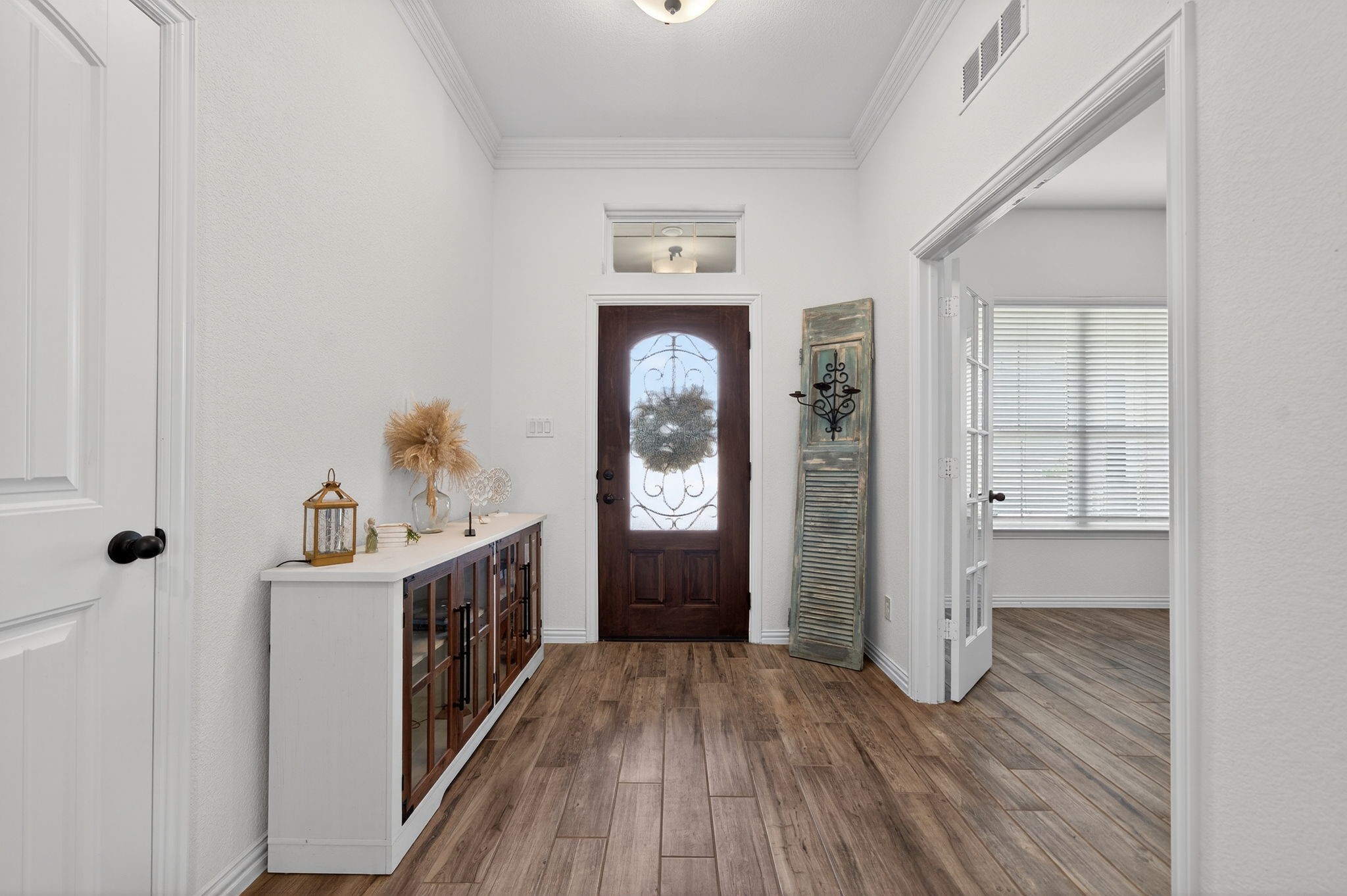 1180 Colina Parkway