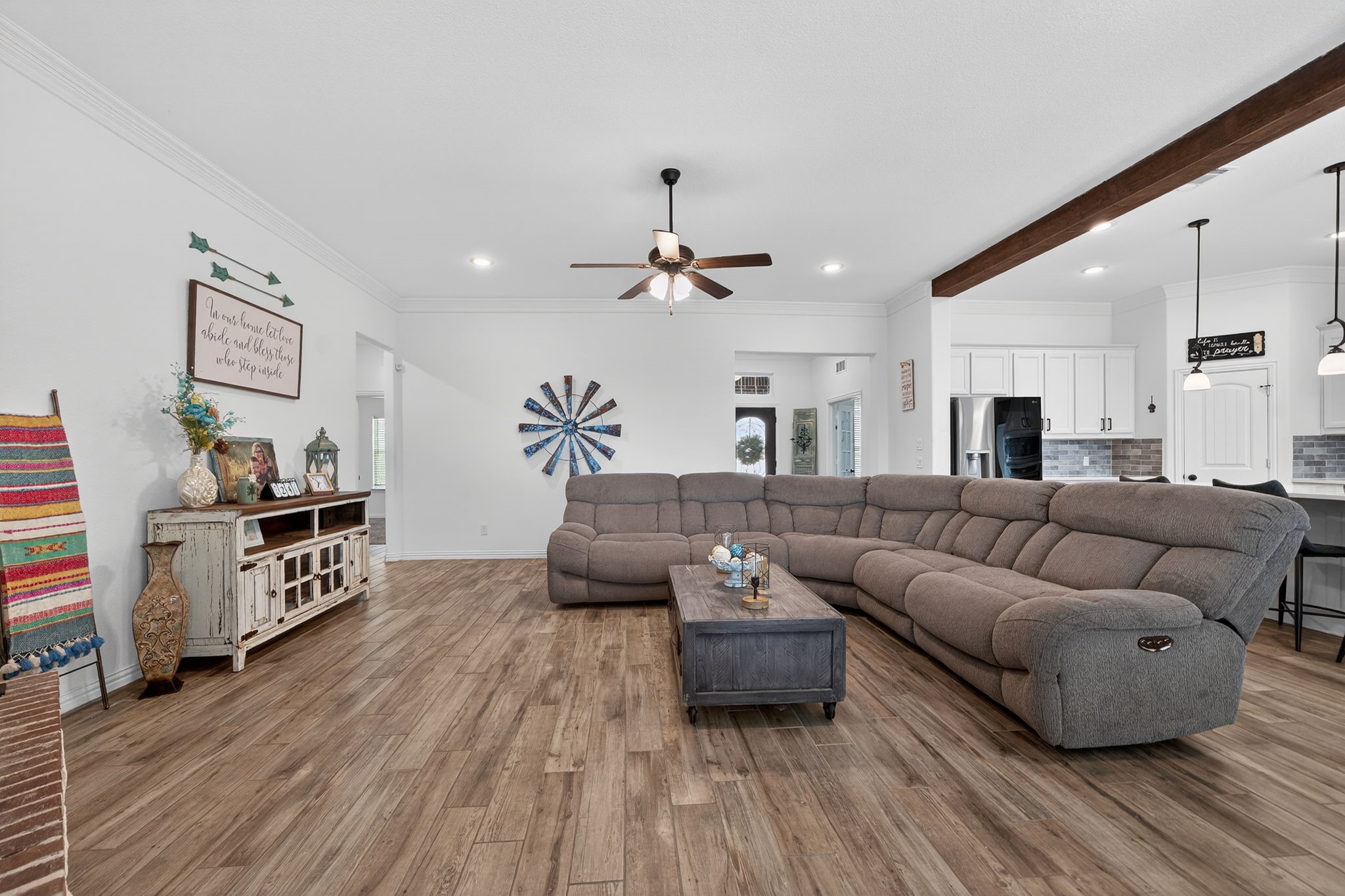 1180 Colina Parkway