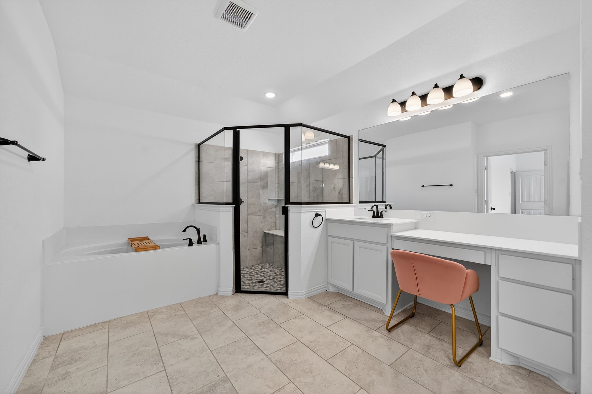 1180 Colina Parkway