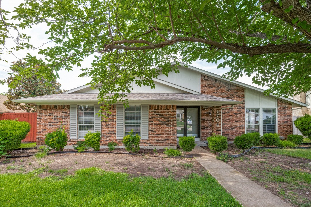 1704 Carol Stream Drive