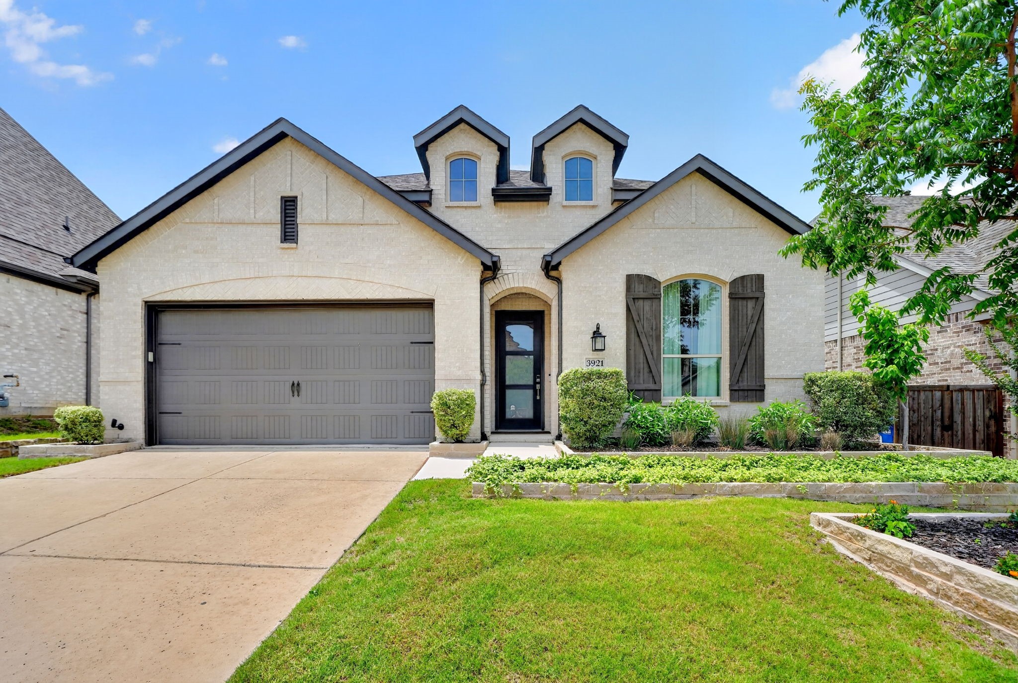 3921 River Bend Street