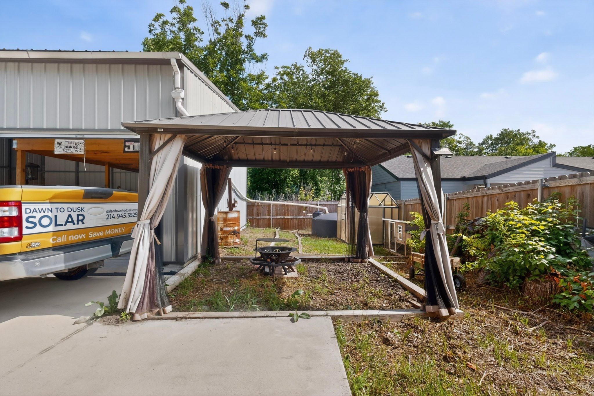 3221 Gibbons Street
