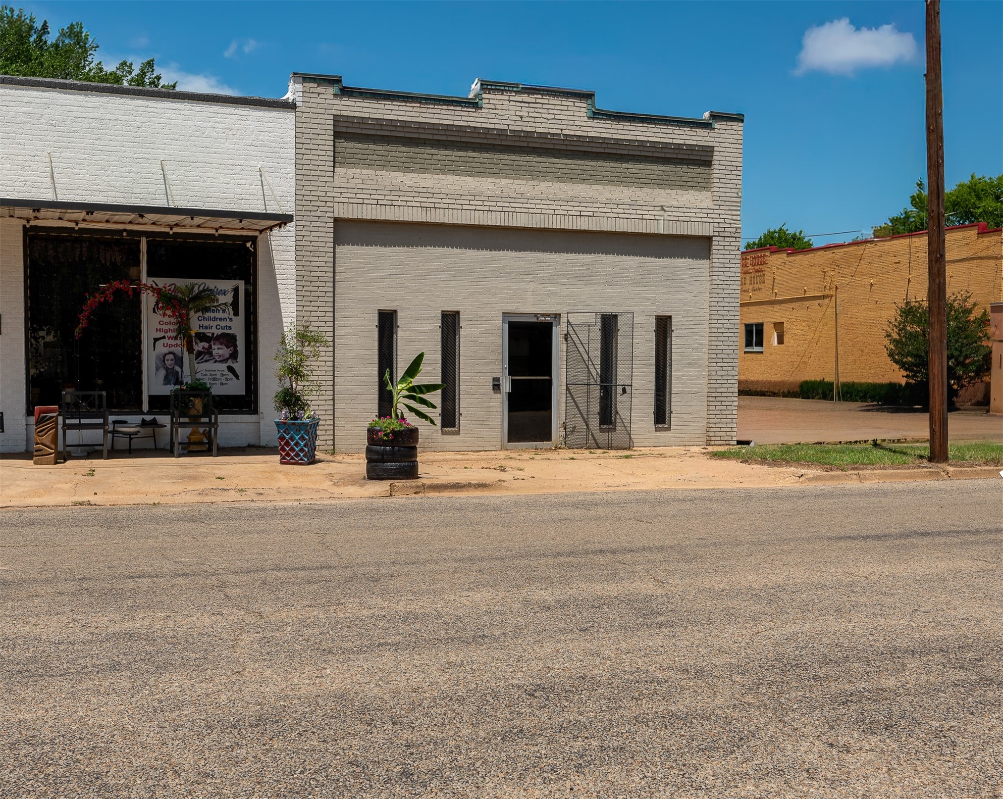 409 N Prairieville Street