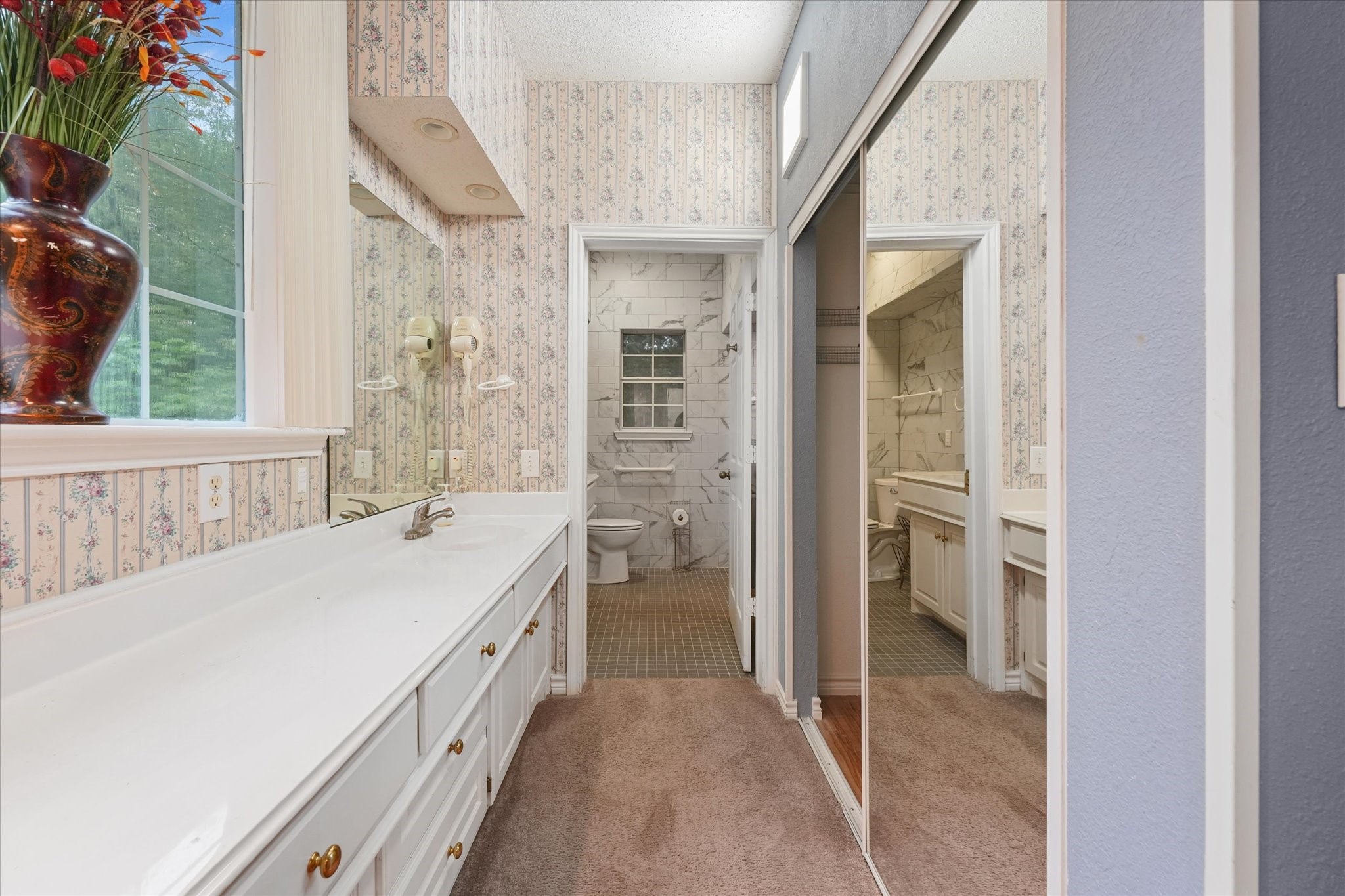 202 Fox Hollow