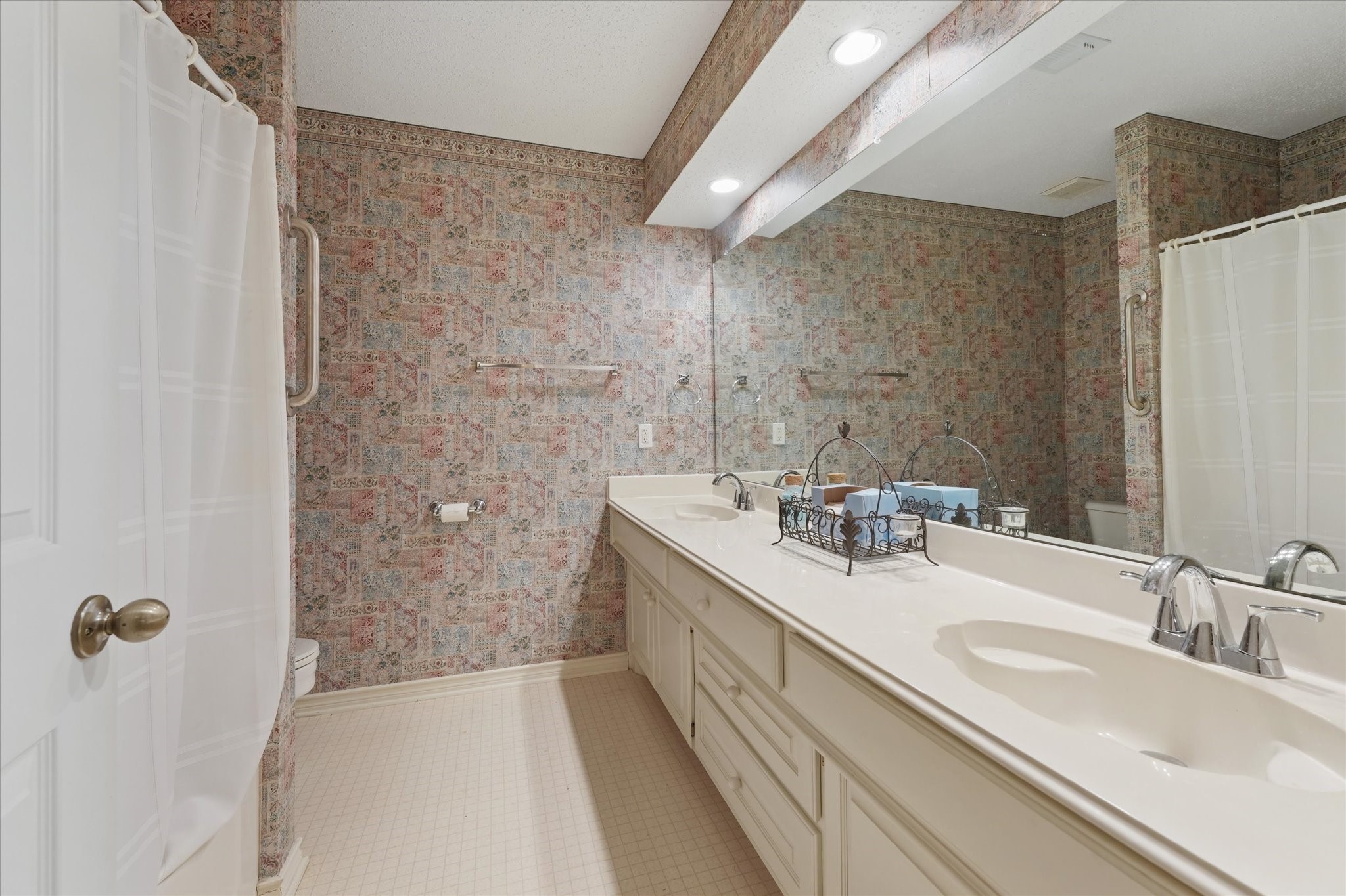 202 Fox Hollow
