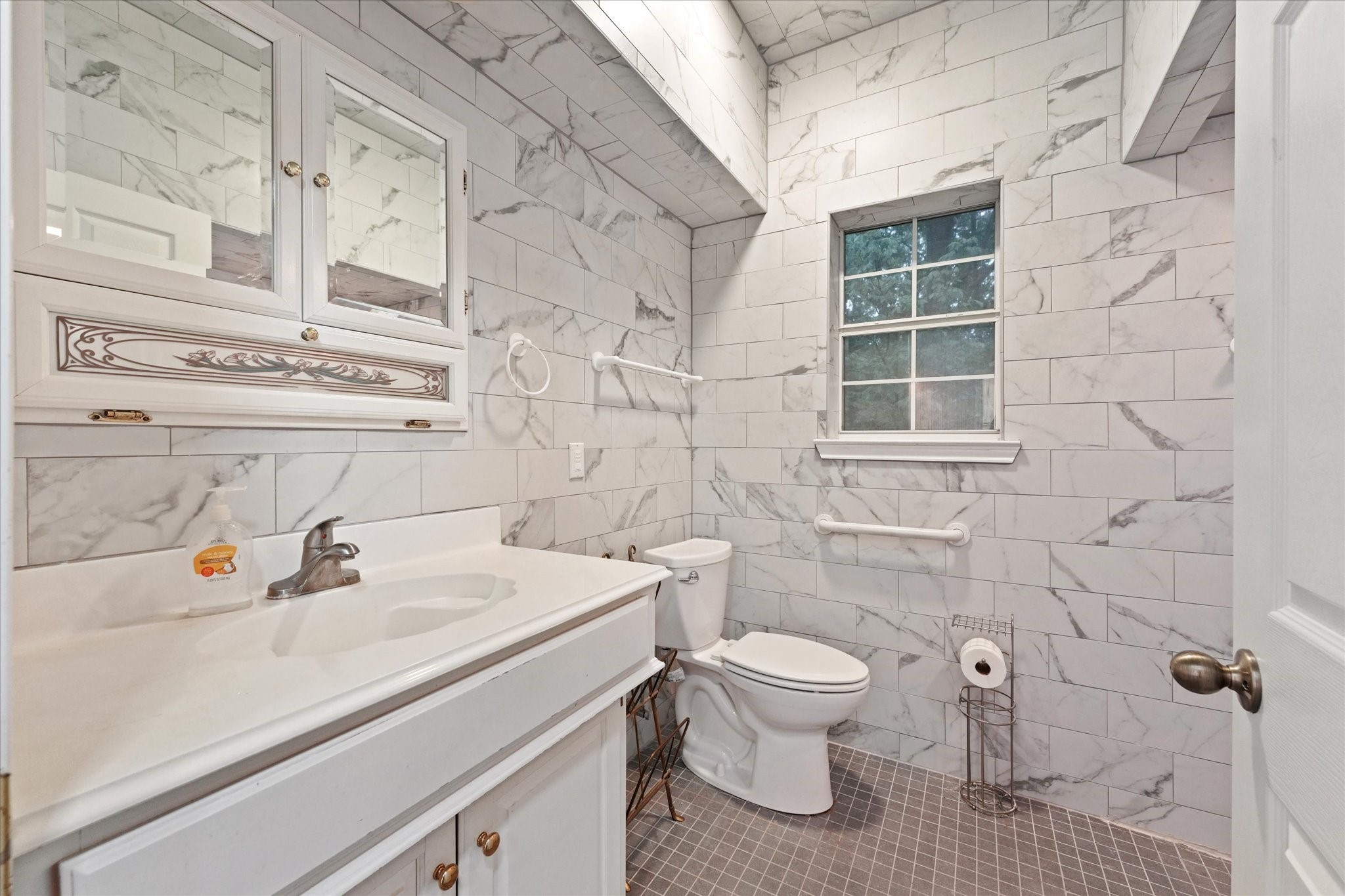 202 Fox Hollow