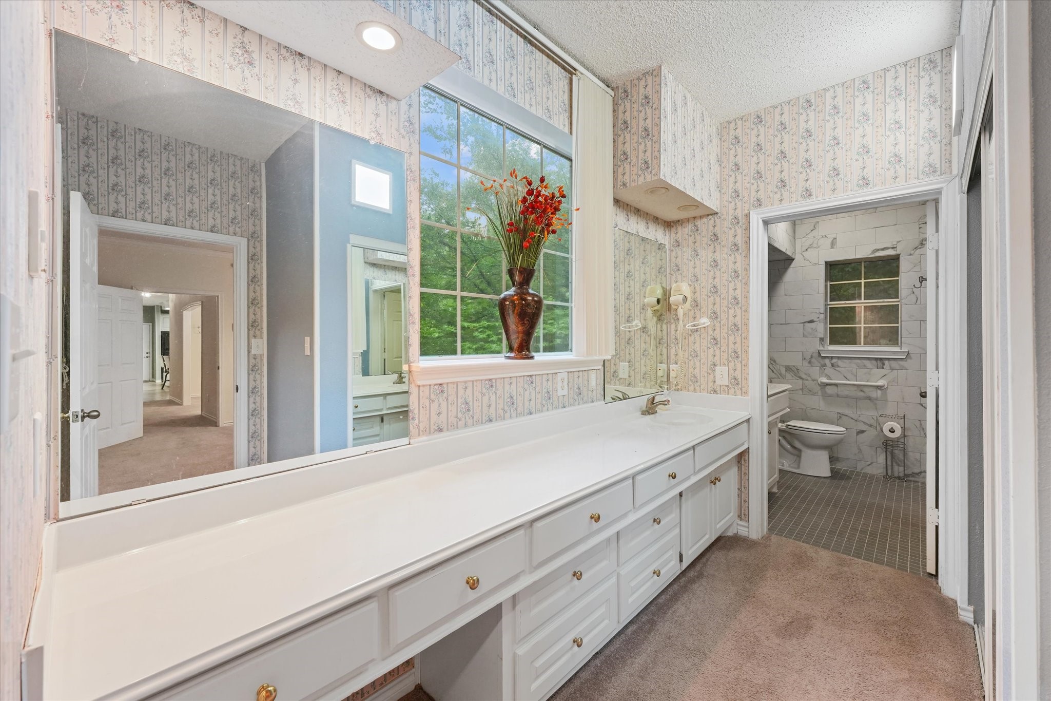 202 Fox Hollow