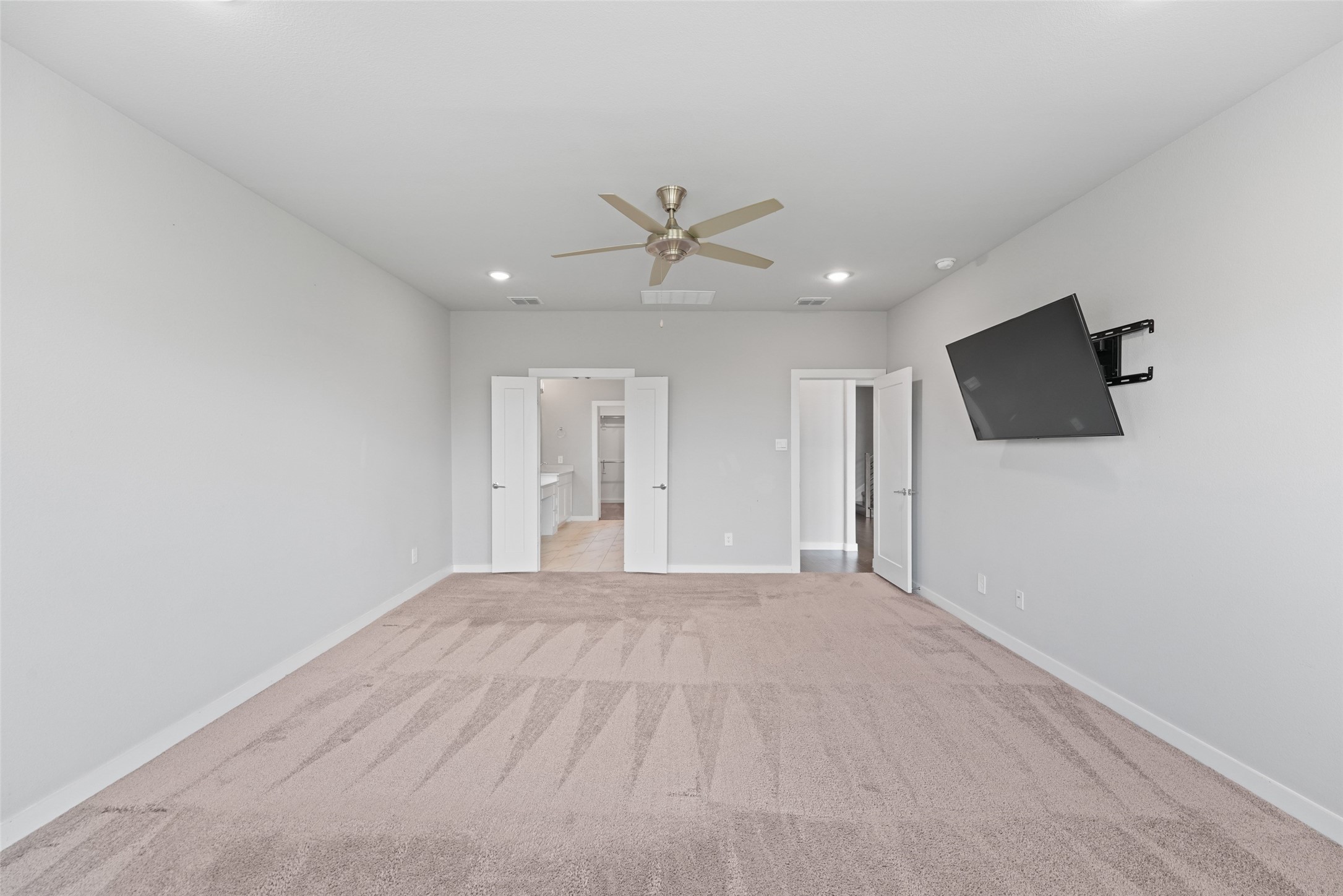 302 Coyote Creek Drive