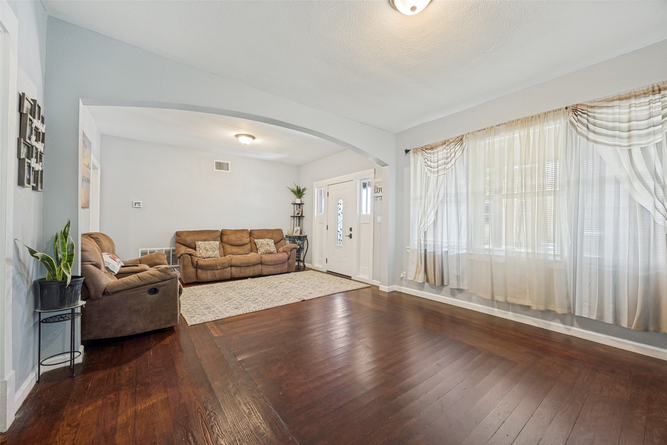 311 W Acheson Street