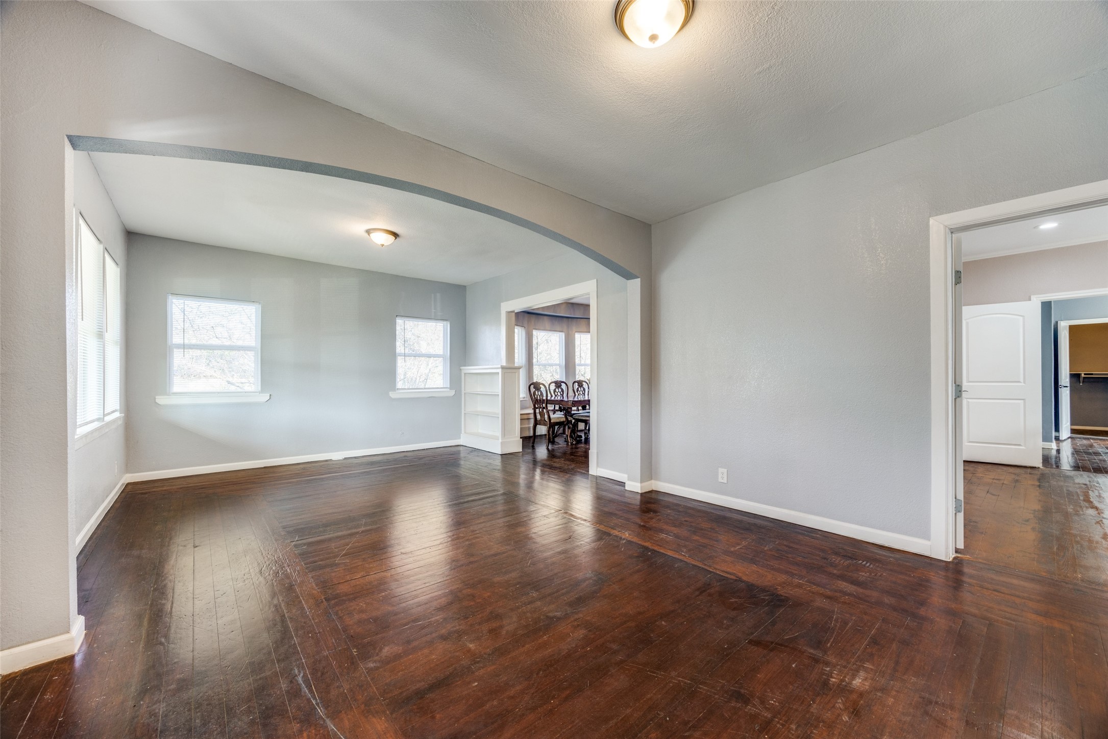 311 W Acheson Street