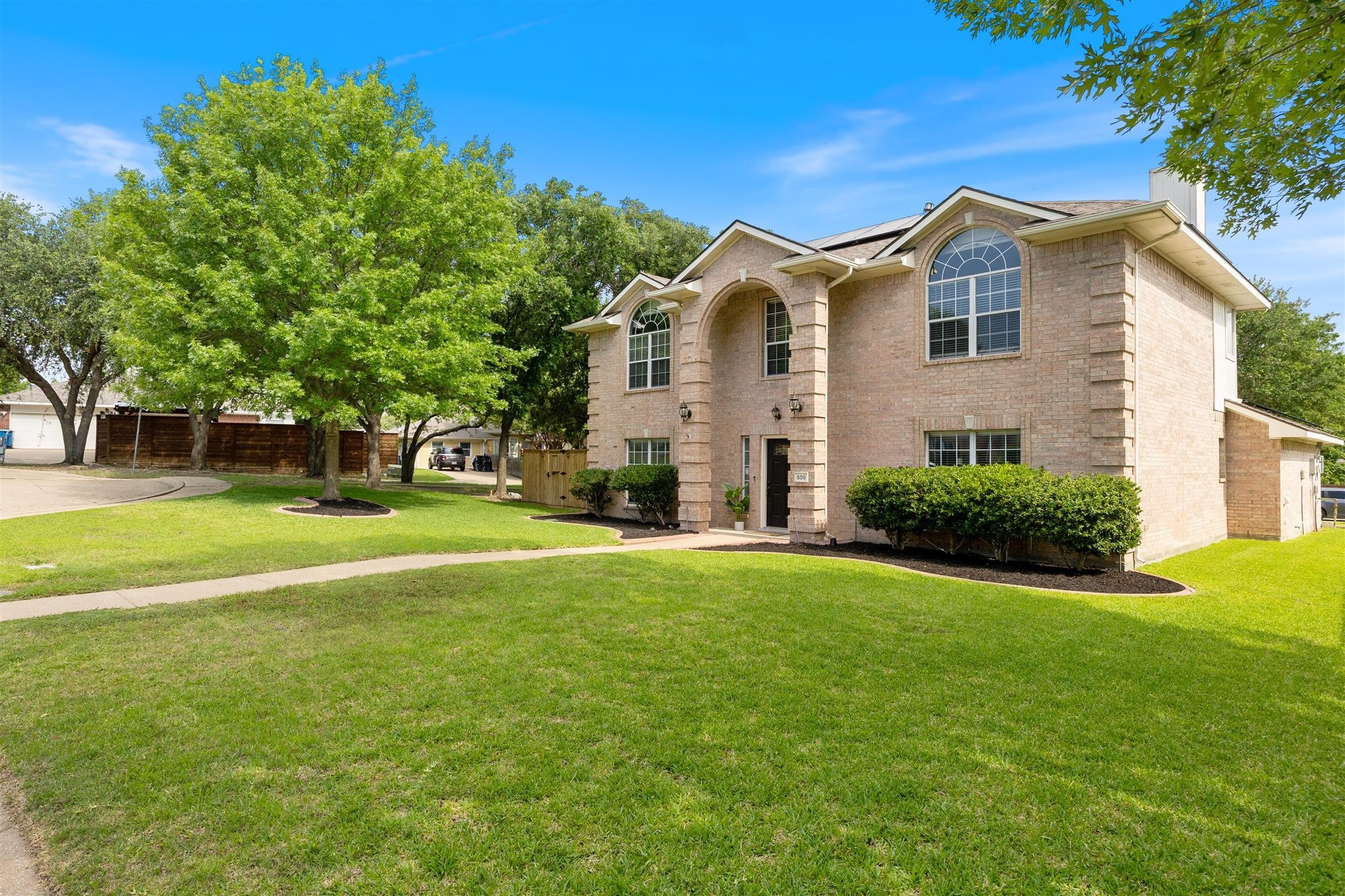 508 Big Oak Court