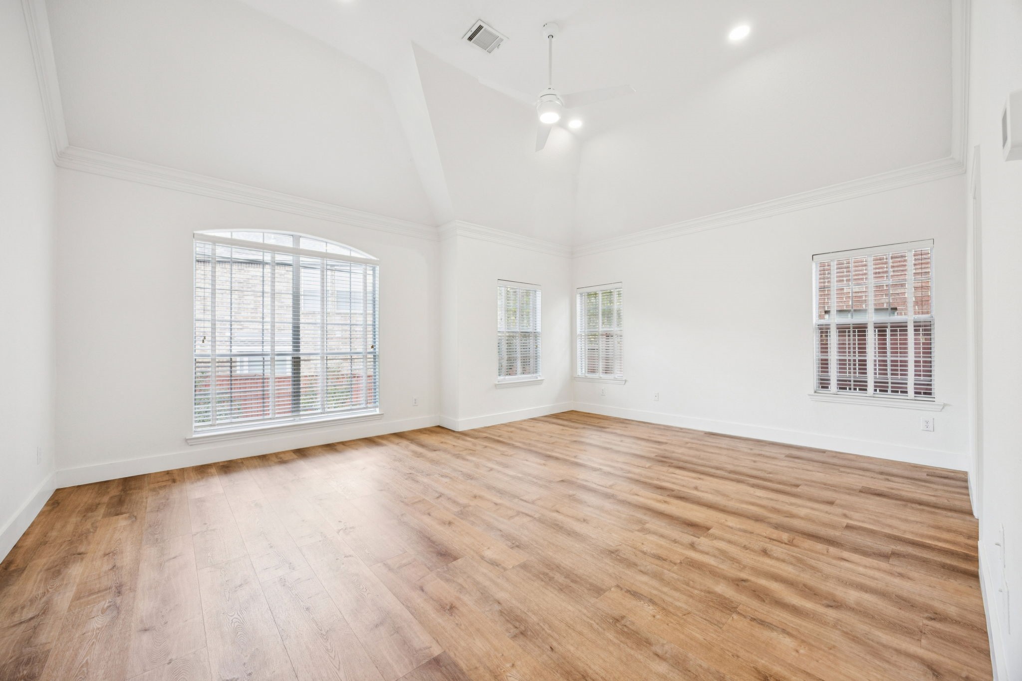 1273 Tioga Drive