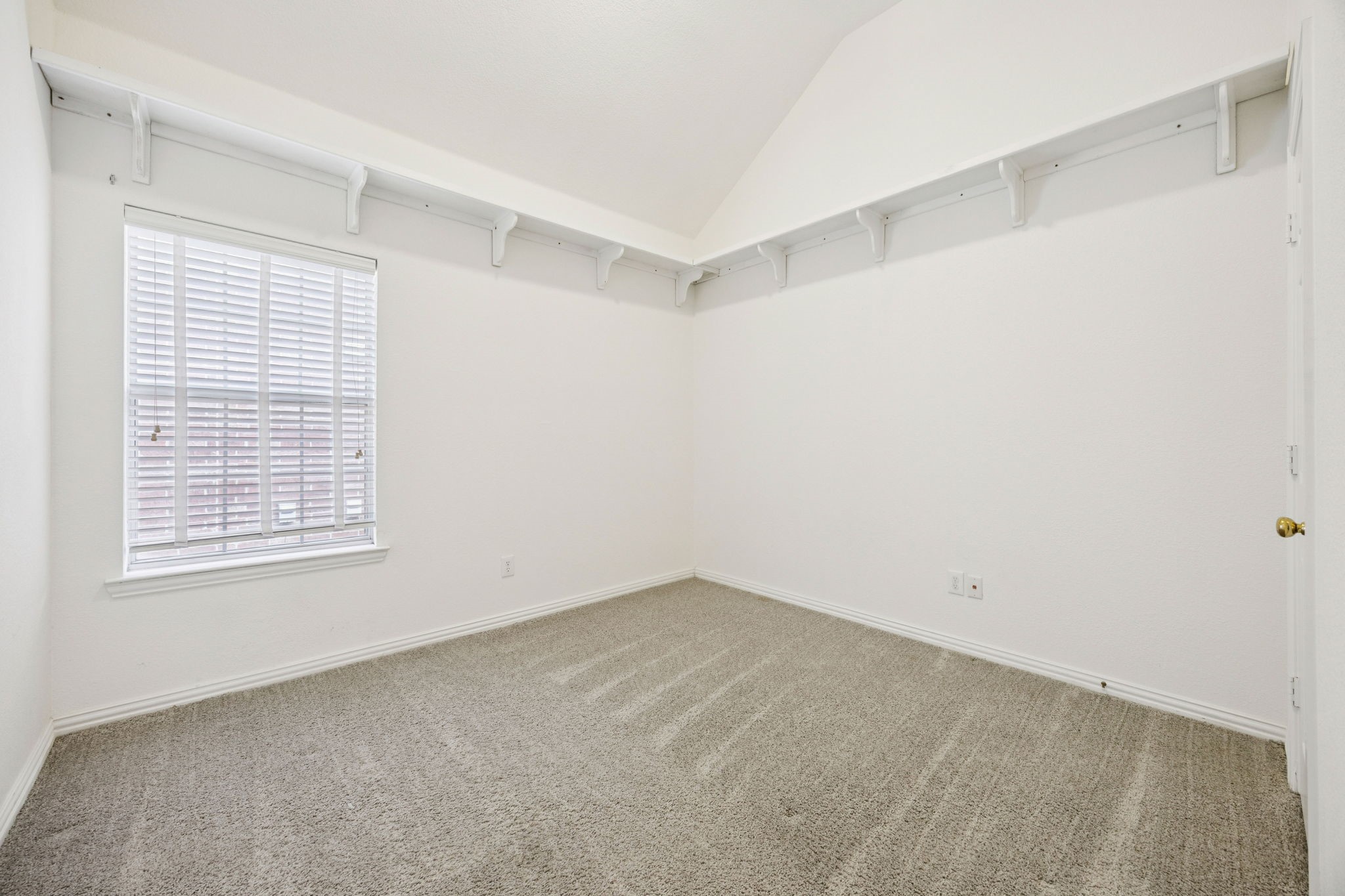 1273 Tioga Drive