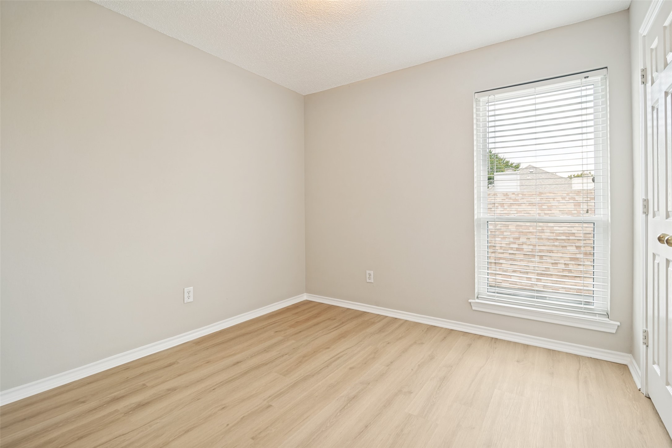 143 Cresthaven Drive