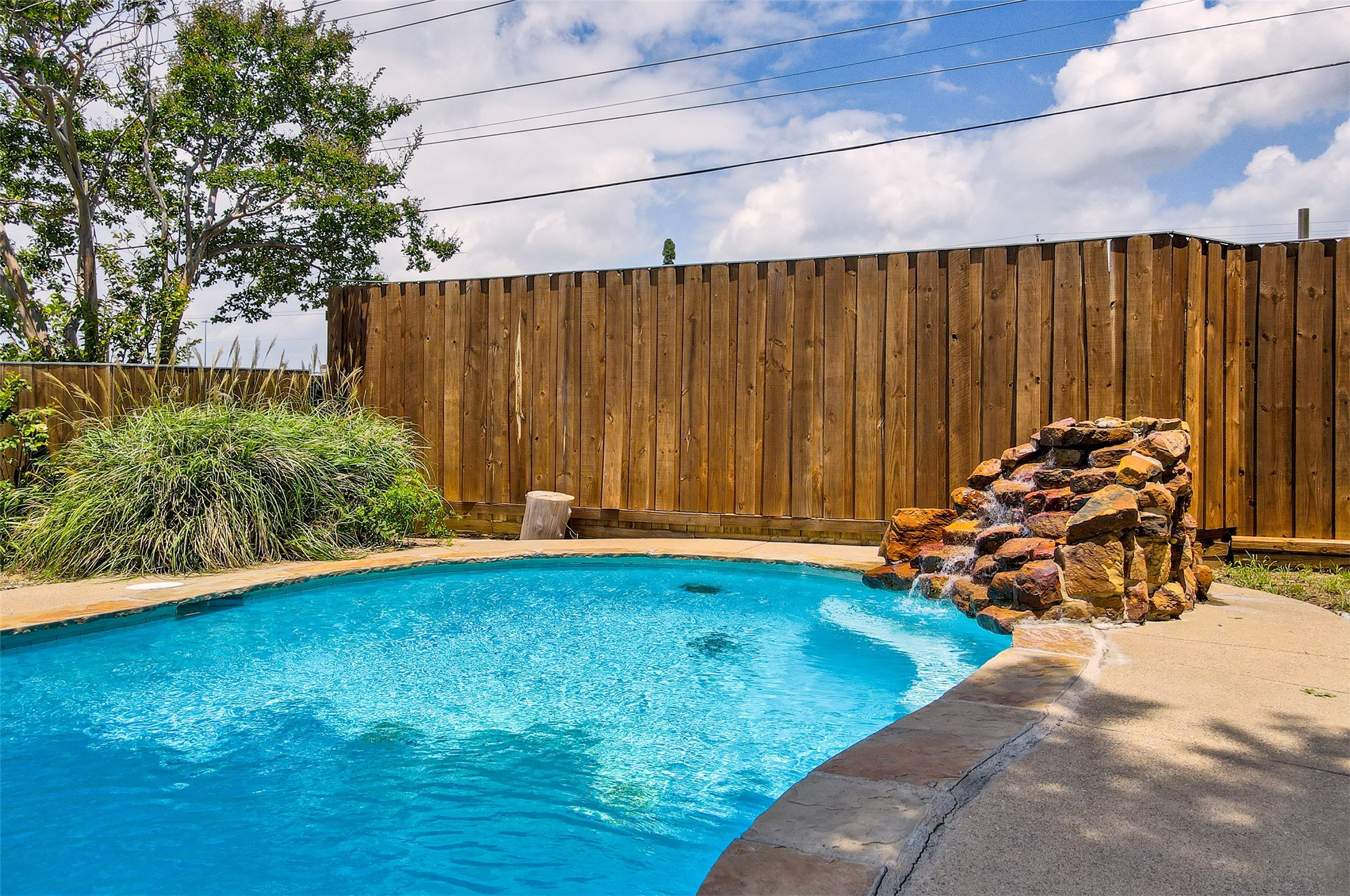 1827 Robert Jones Drive