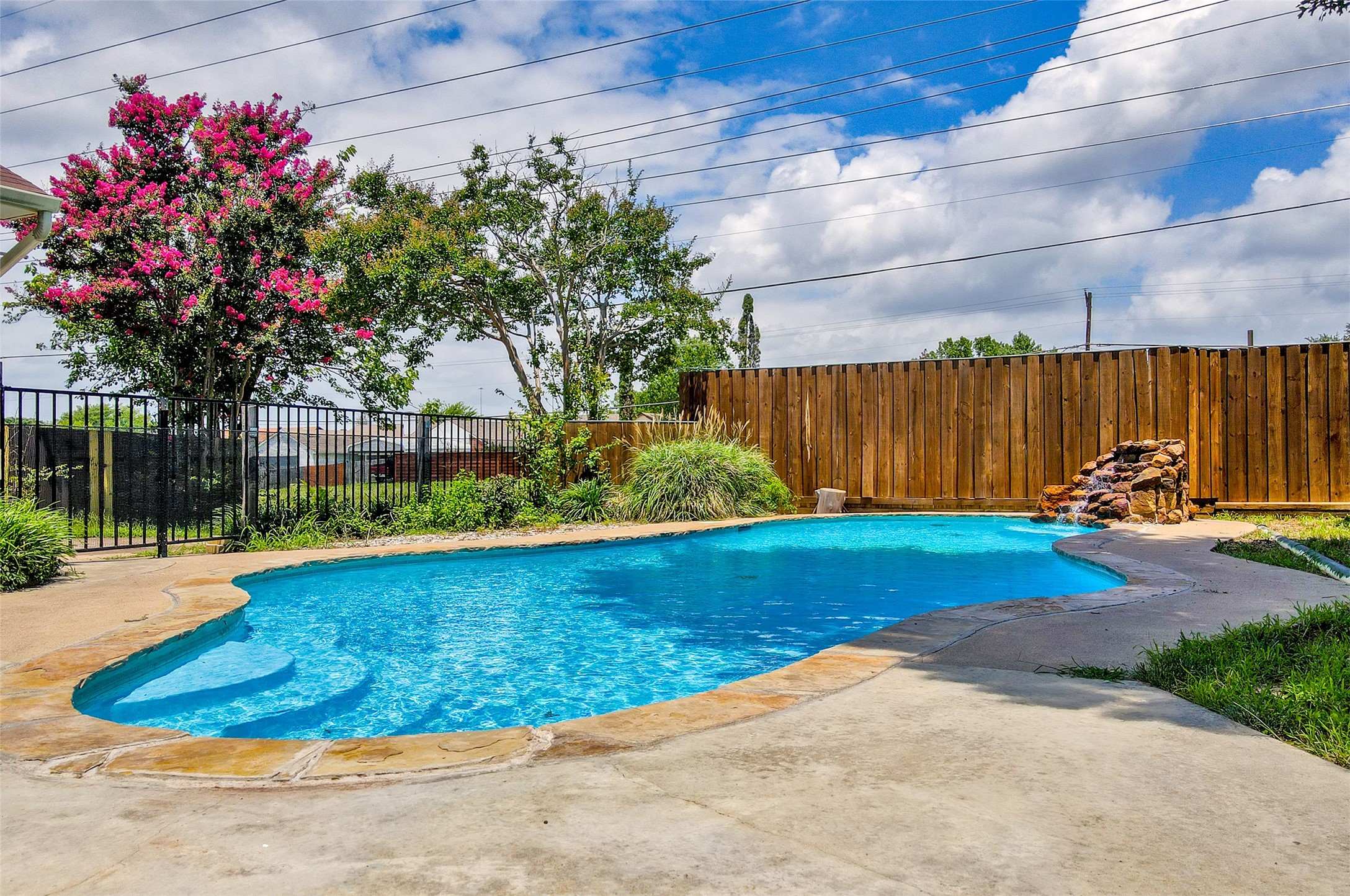 1827 Robert Jones Drive
