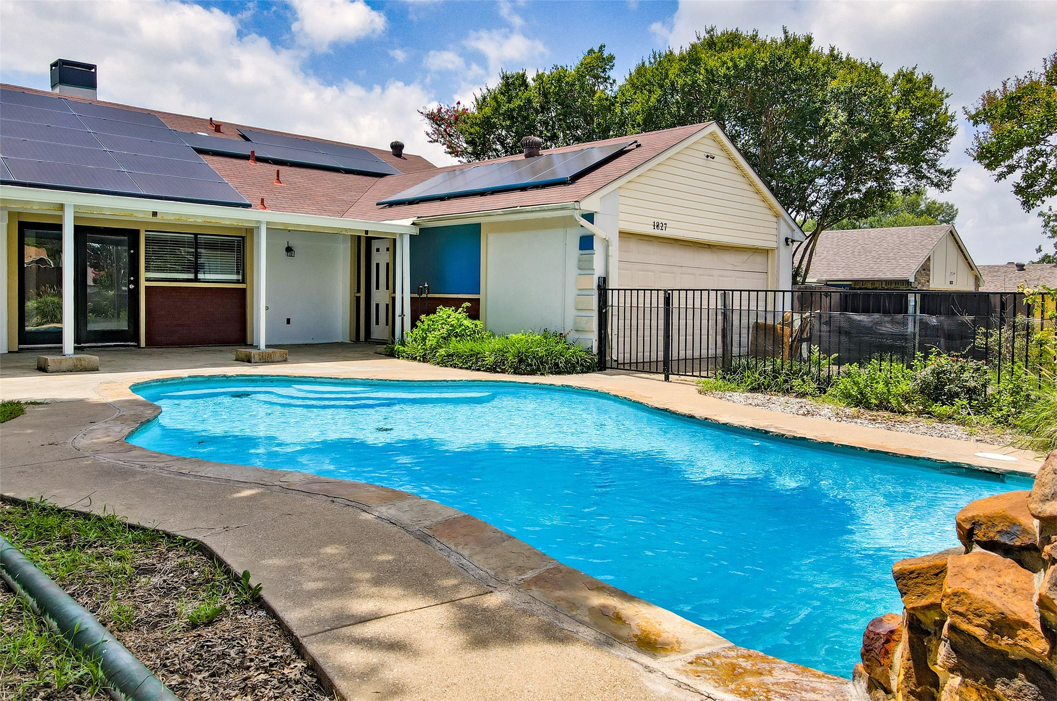 1827 Robert Jones Drive