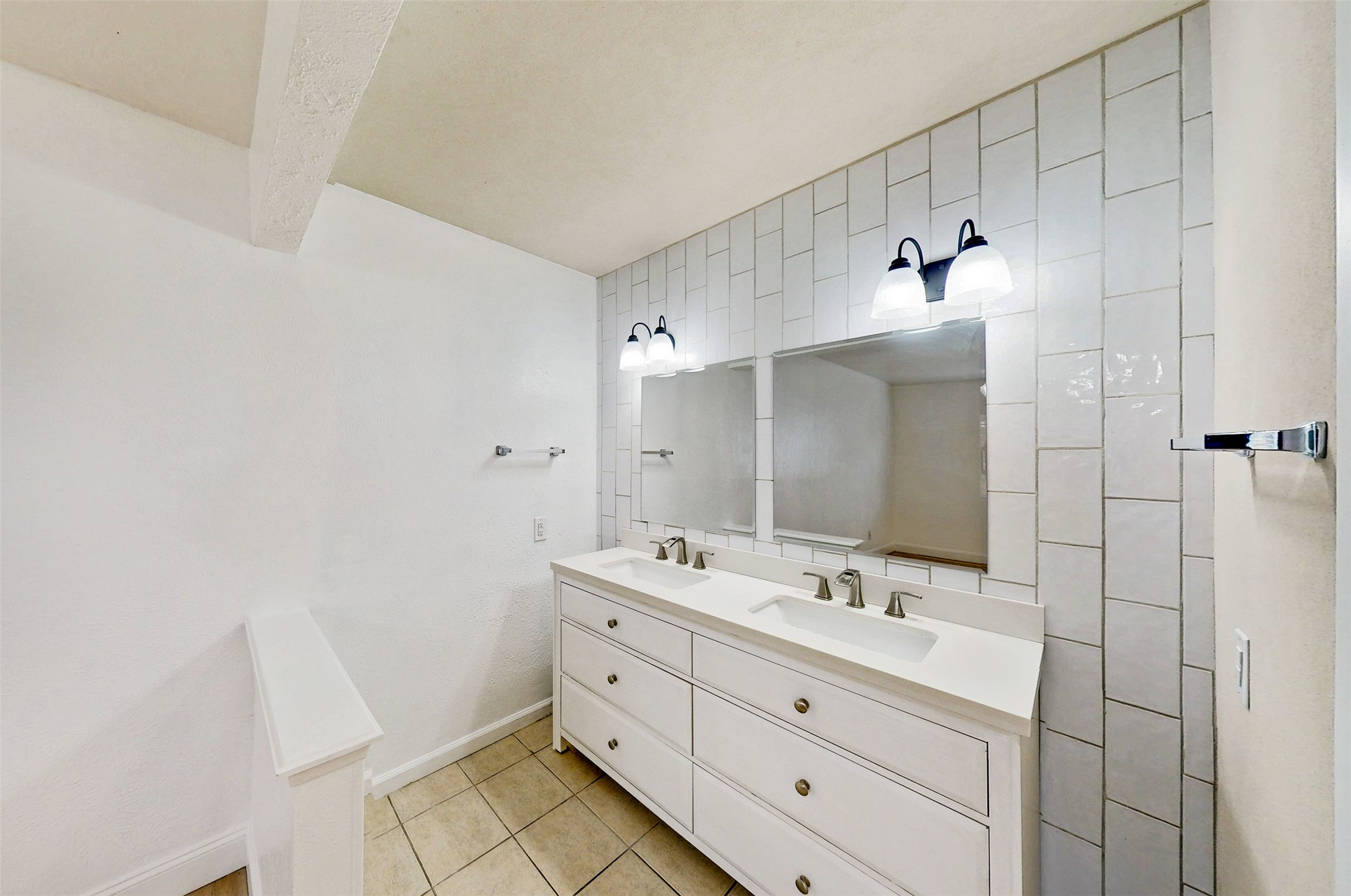 1827 Robert Jones Drive