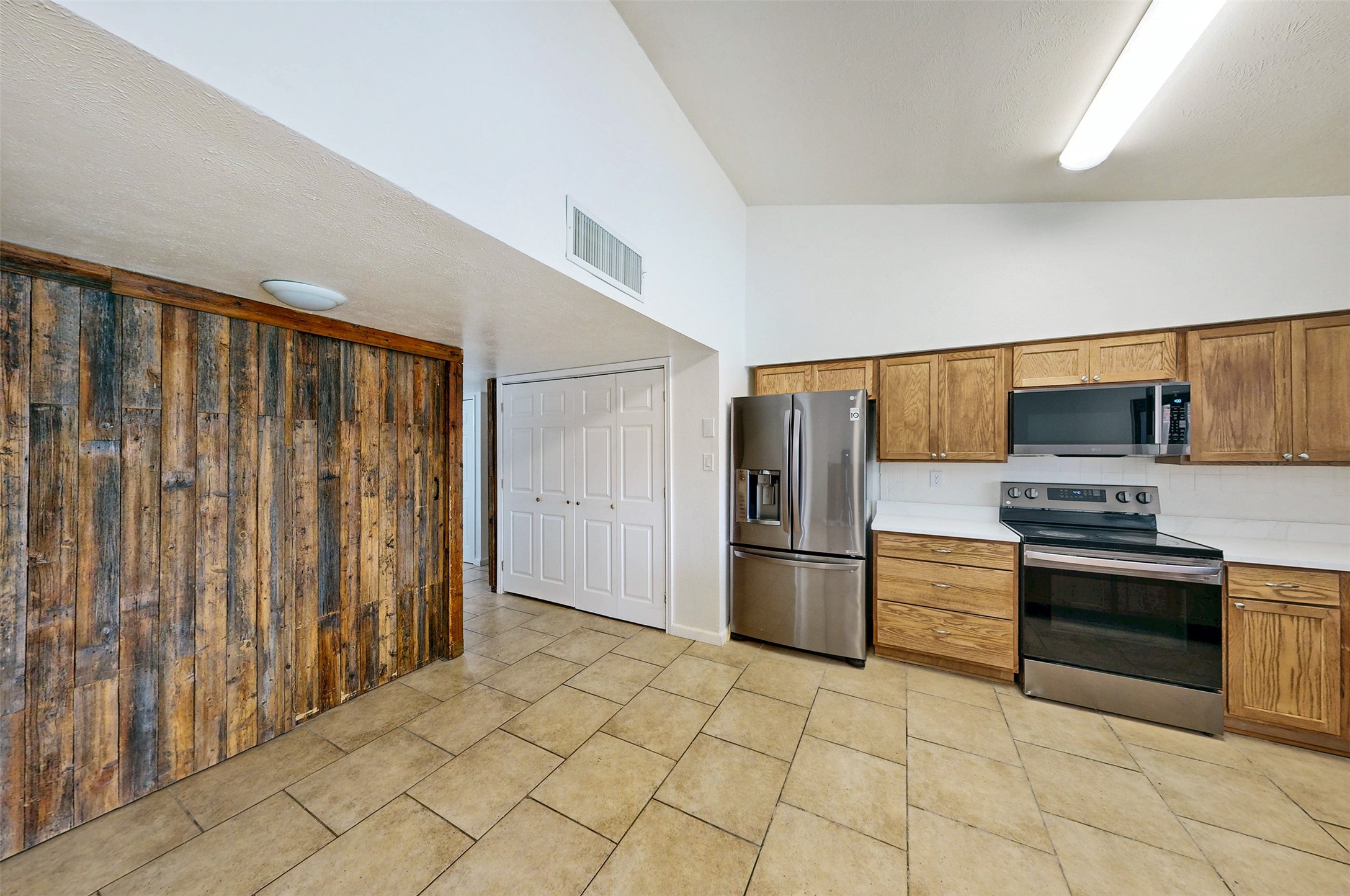 1827 Robert Jones Drive