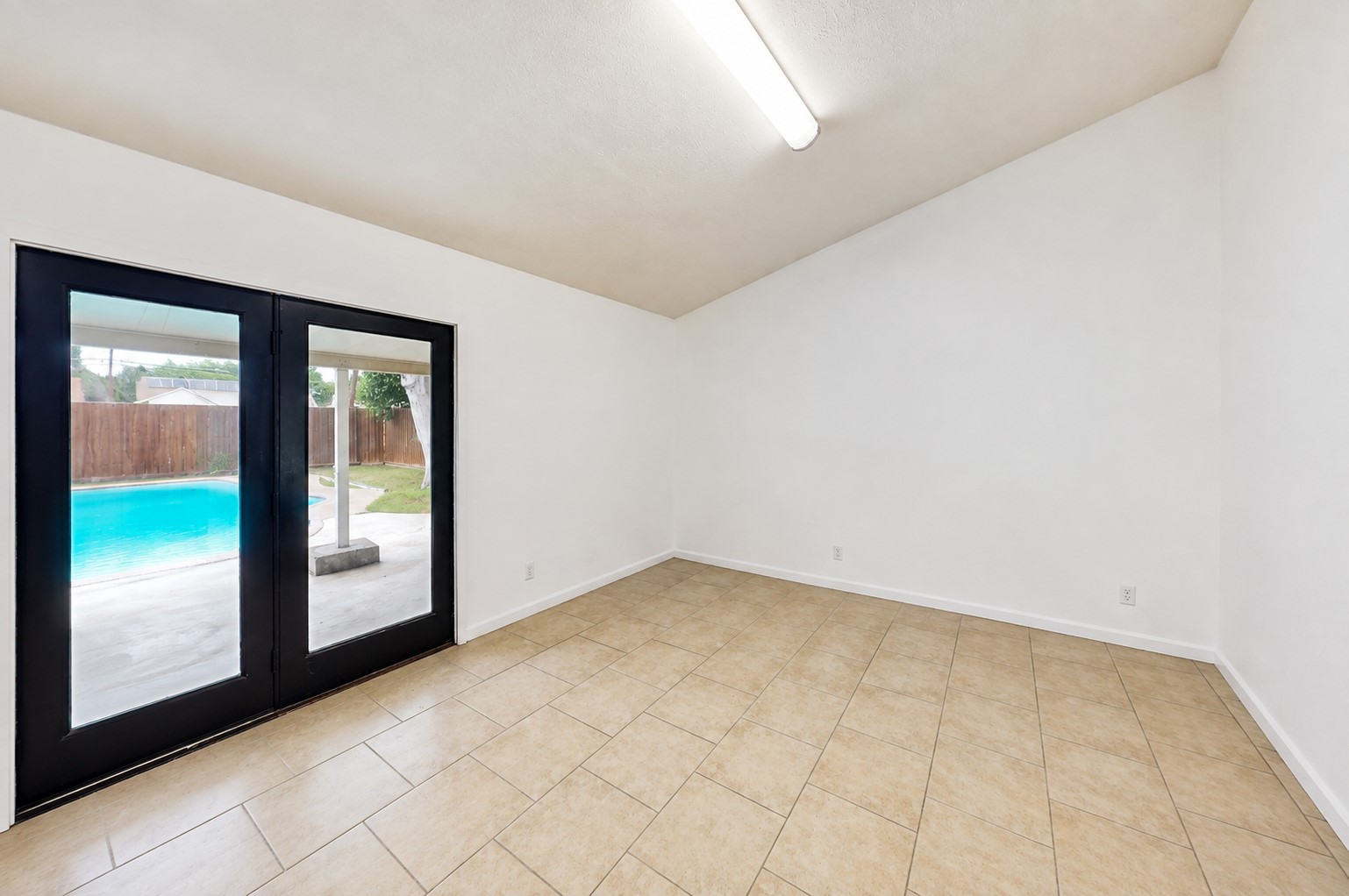 1827 Robert Jones Drive