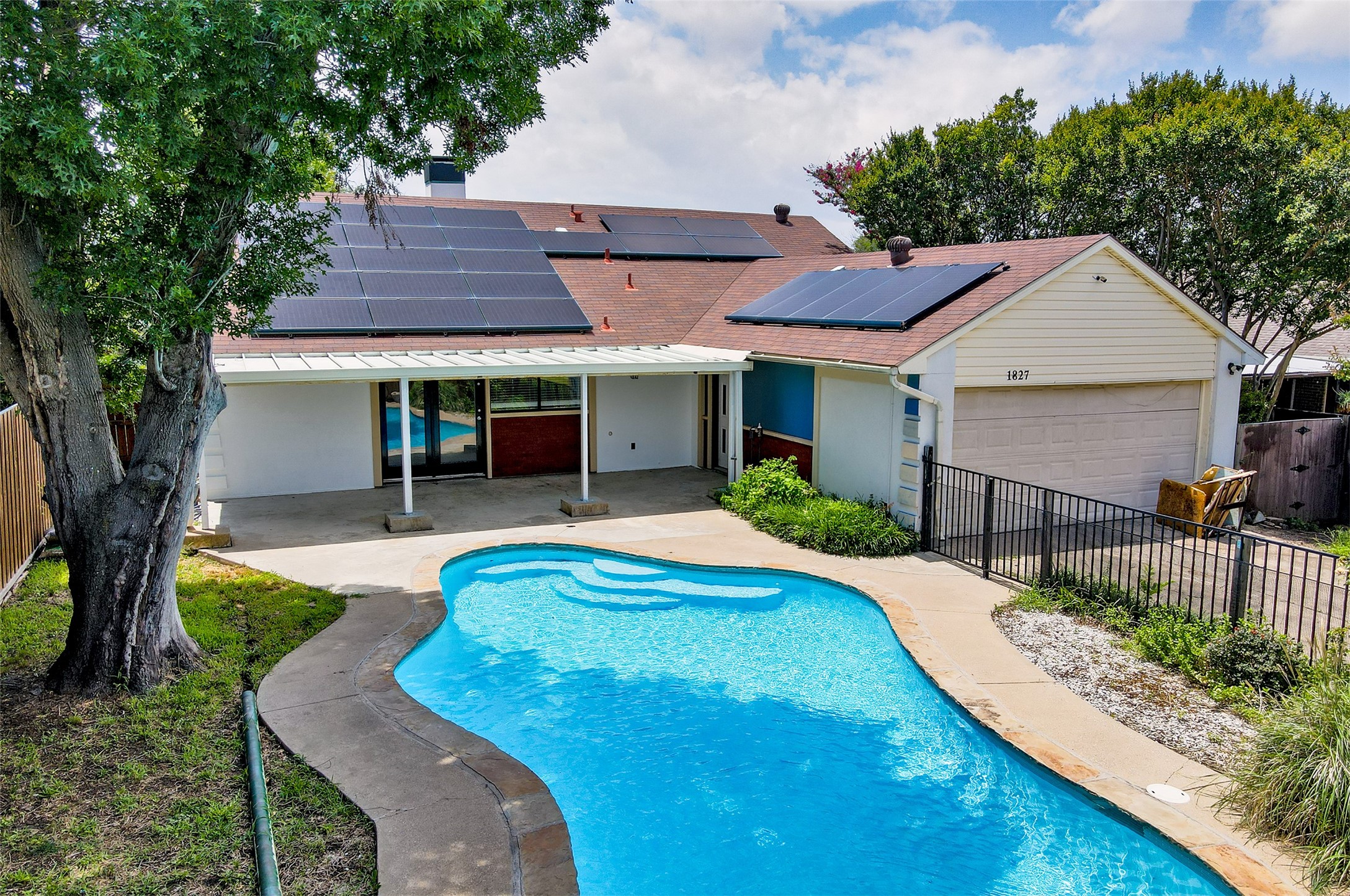 1827 Robert Jones Drive