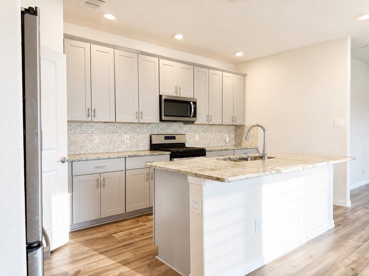 1425 Rolling Fox Drive